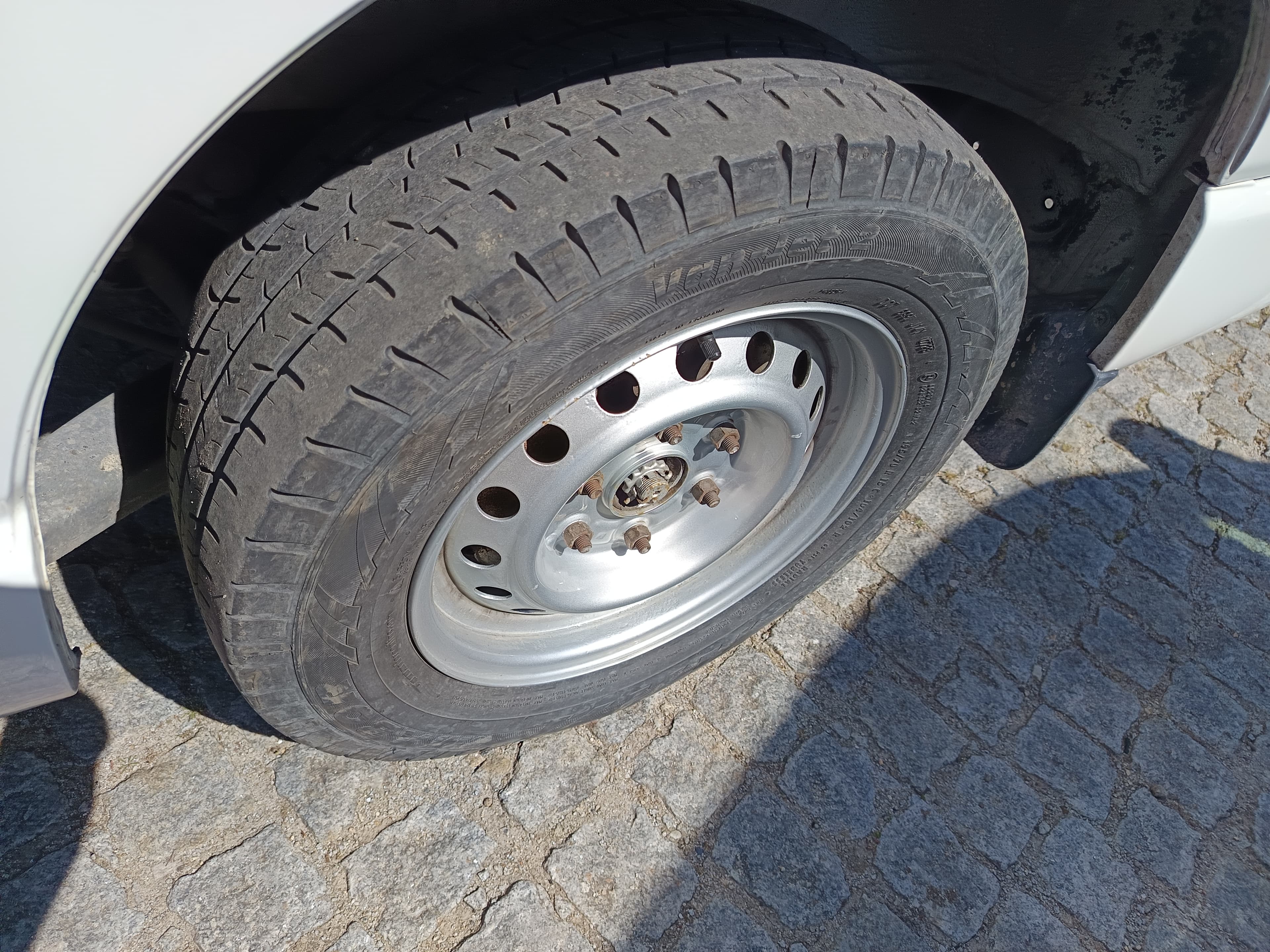 Toyota Hiace · 9 Lugares · Ano 2002 — imagem 11