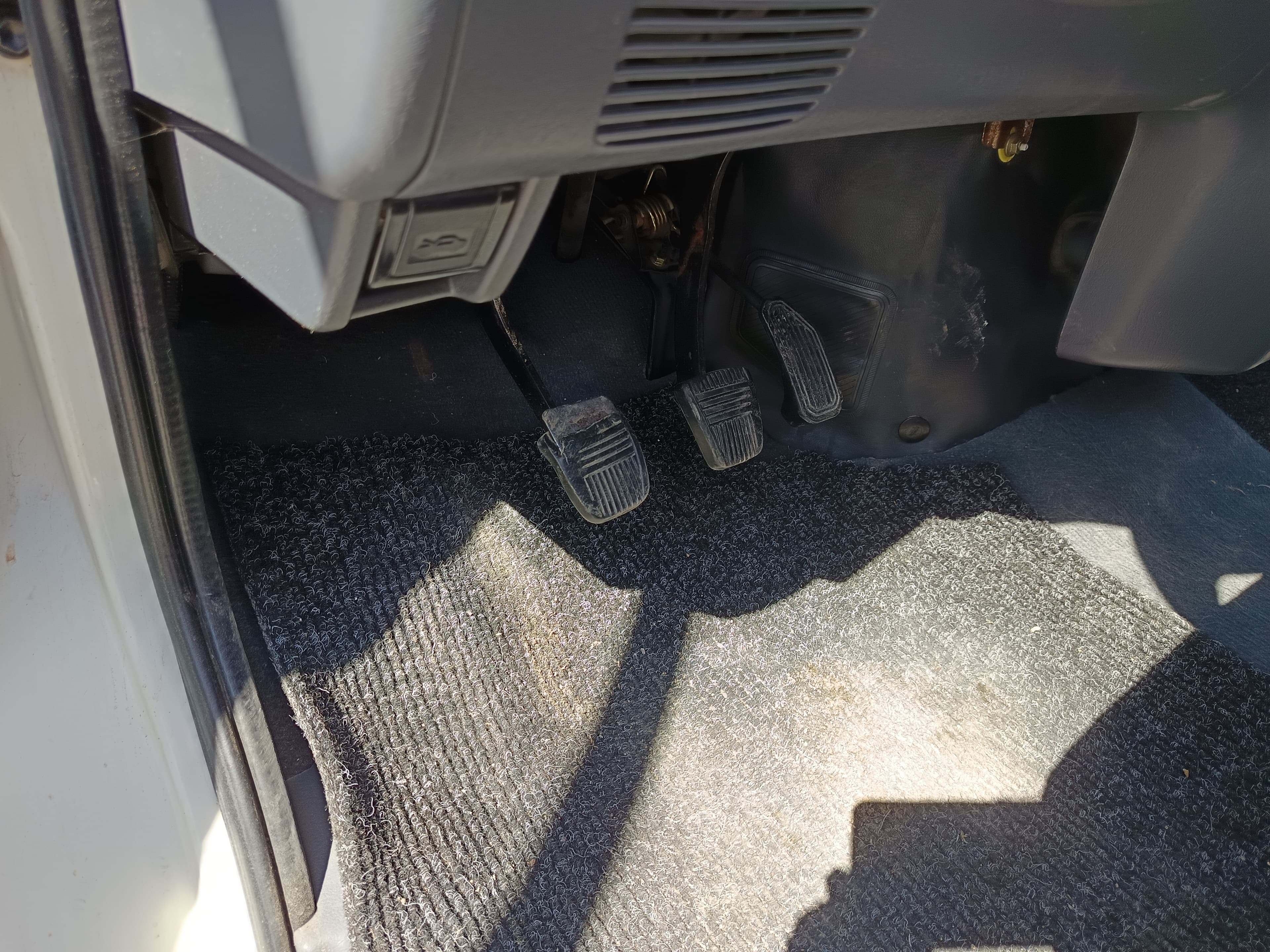 Toyota Hiace · 9 Lugares · Ano 2002 — imagem 26