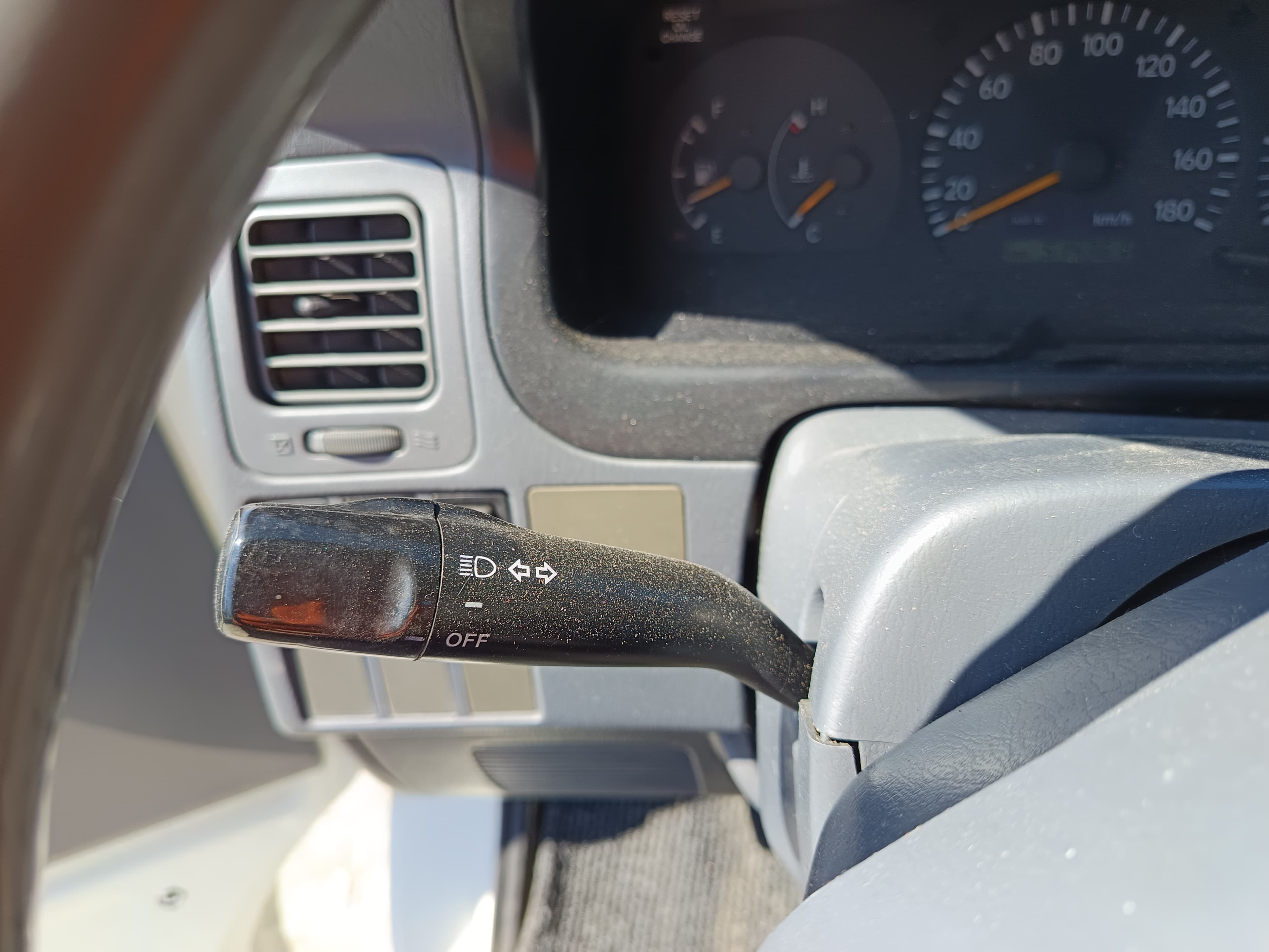 Toyota Hiace · 9 Lugares · Ano 2002 — imagem 34