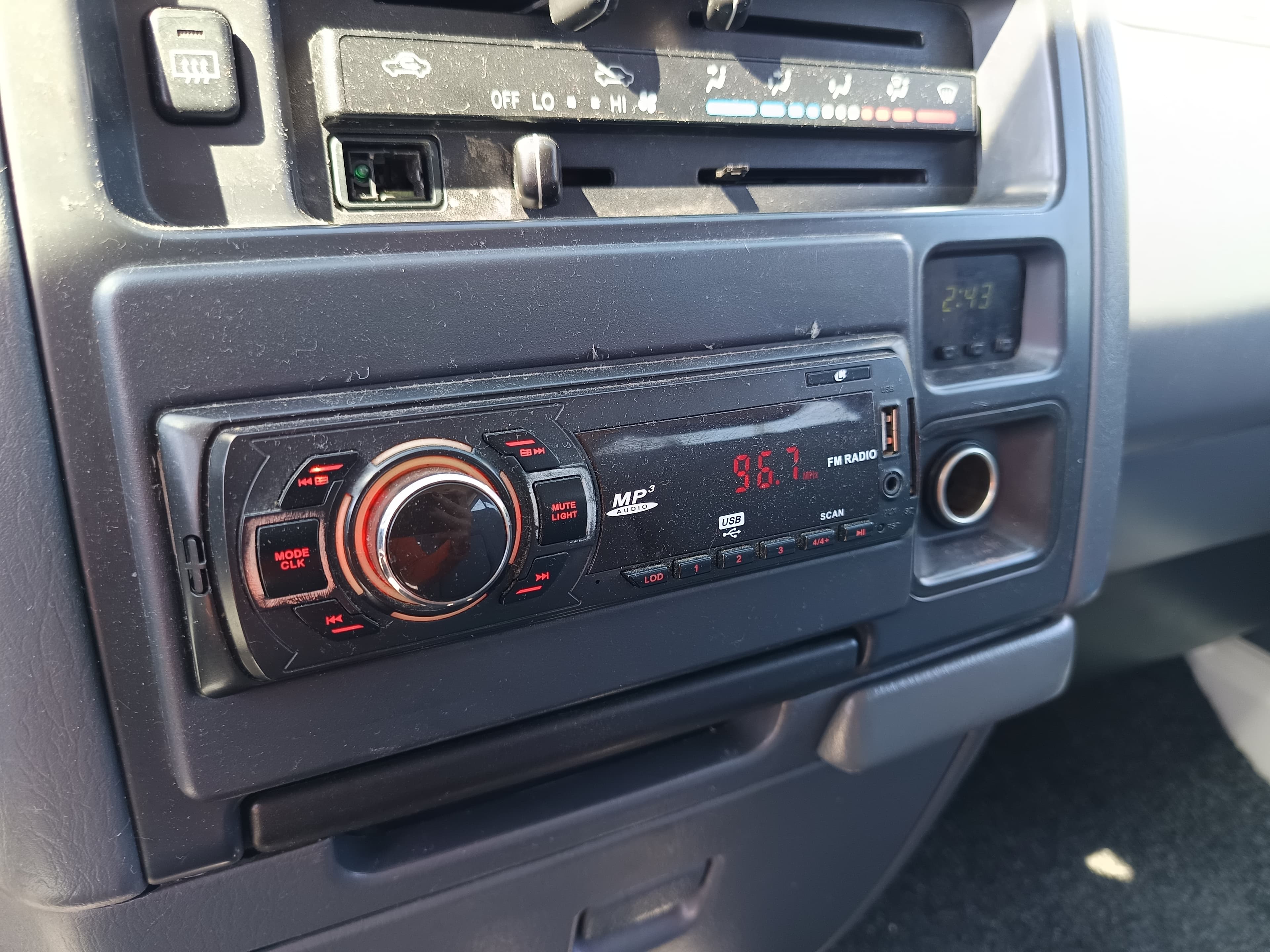 Toyota Hiace · 9 Lugares · Ano 2002 — imagem 30