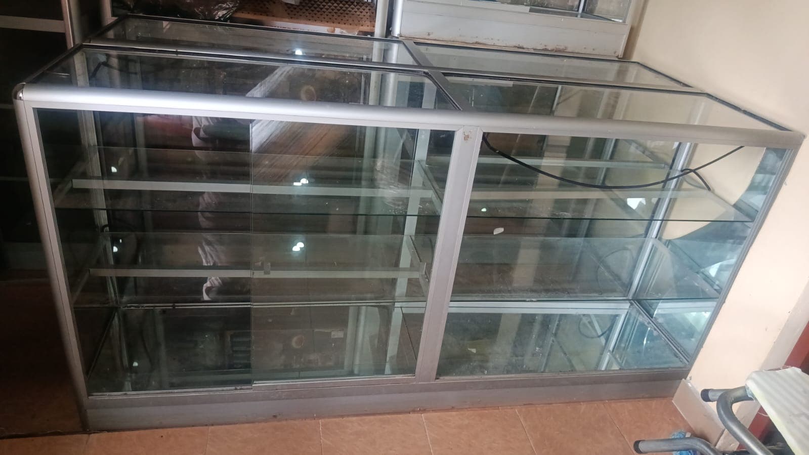 Estante de Vidro e Inox