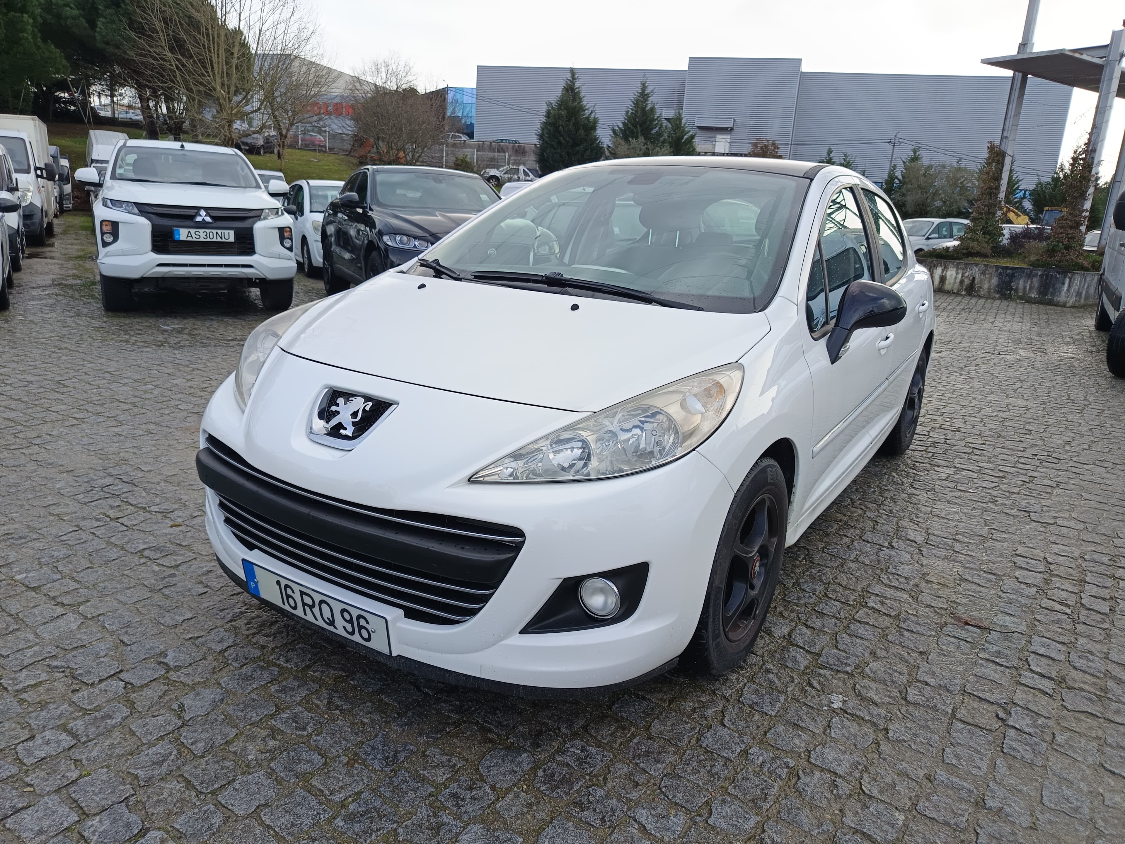 Peugeot 207 · Ano 2011 — imagen 1