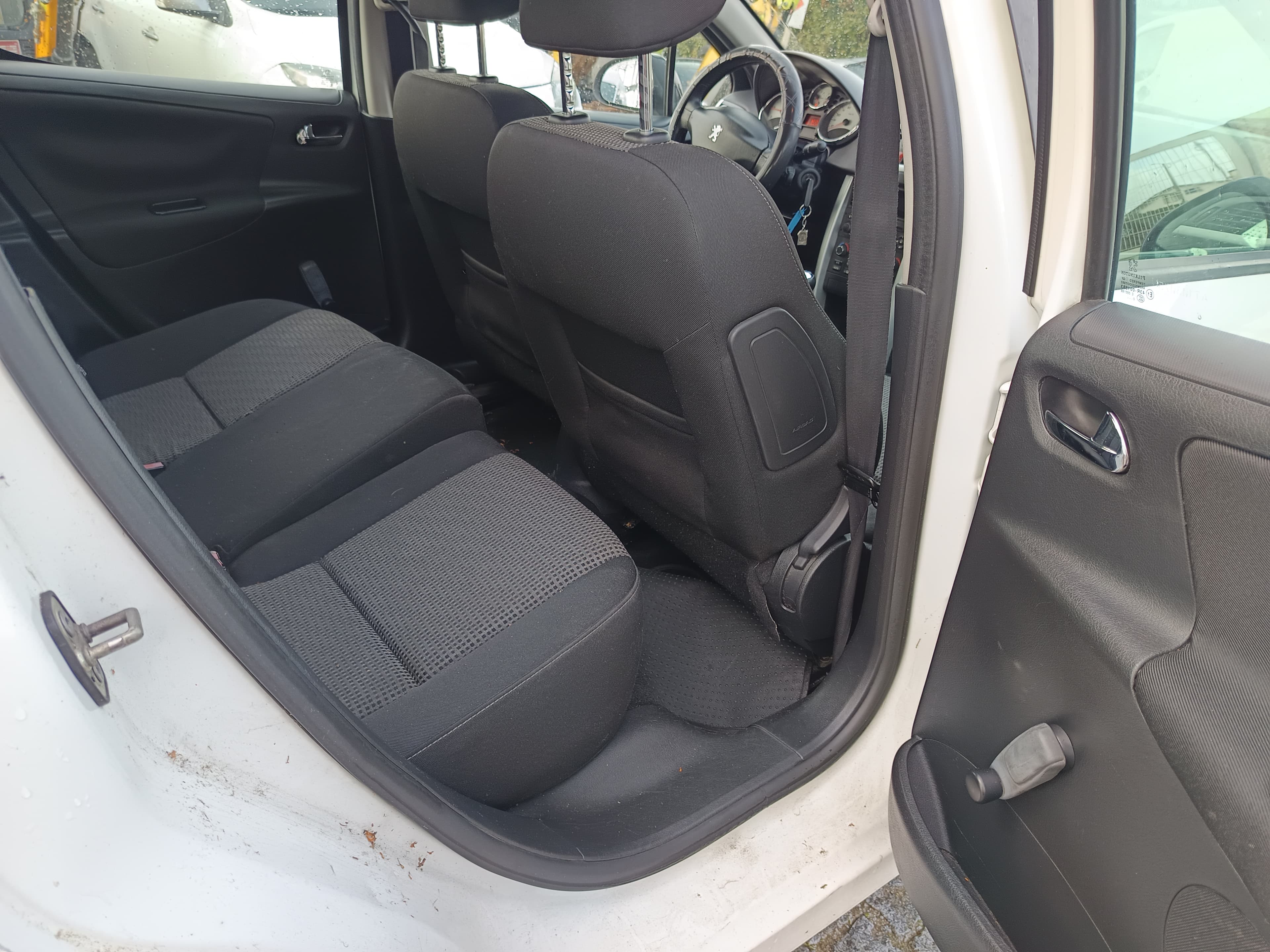 Peugeot 207 · Ano 2011 — imagen 21