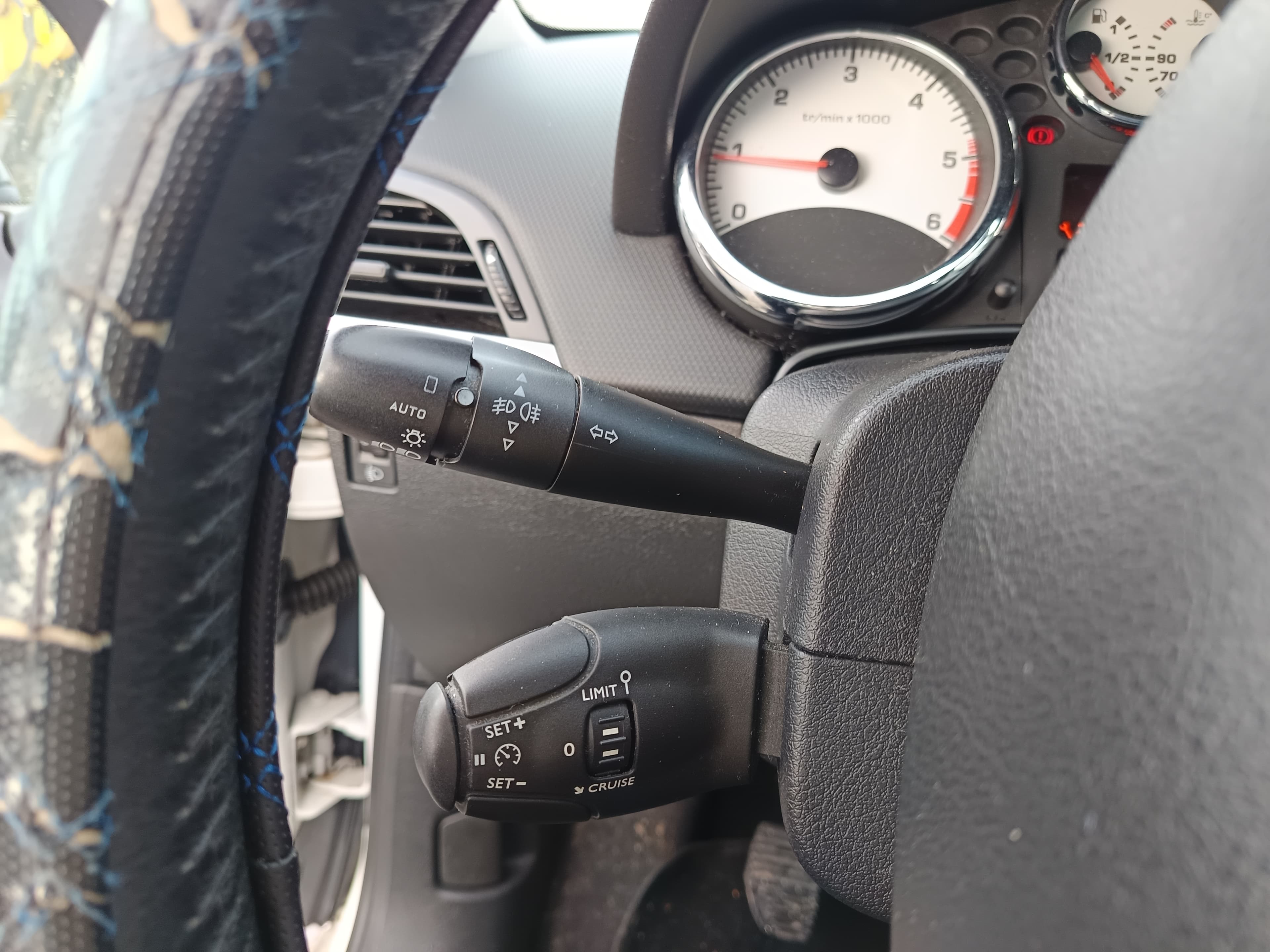 Peugeot 207 · Ano 2011 — imagen 39