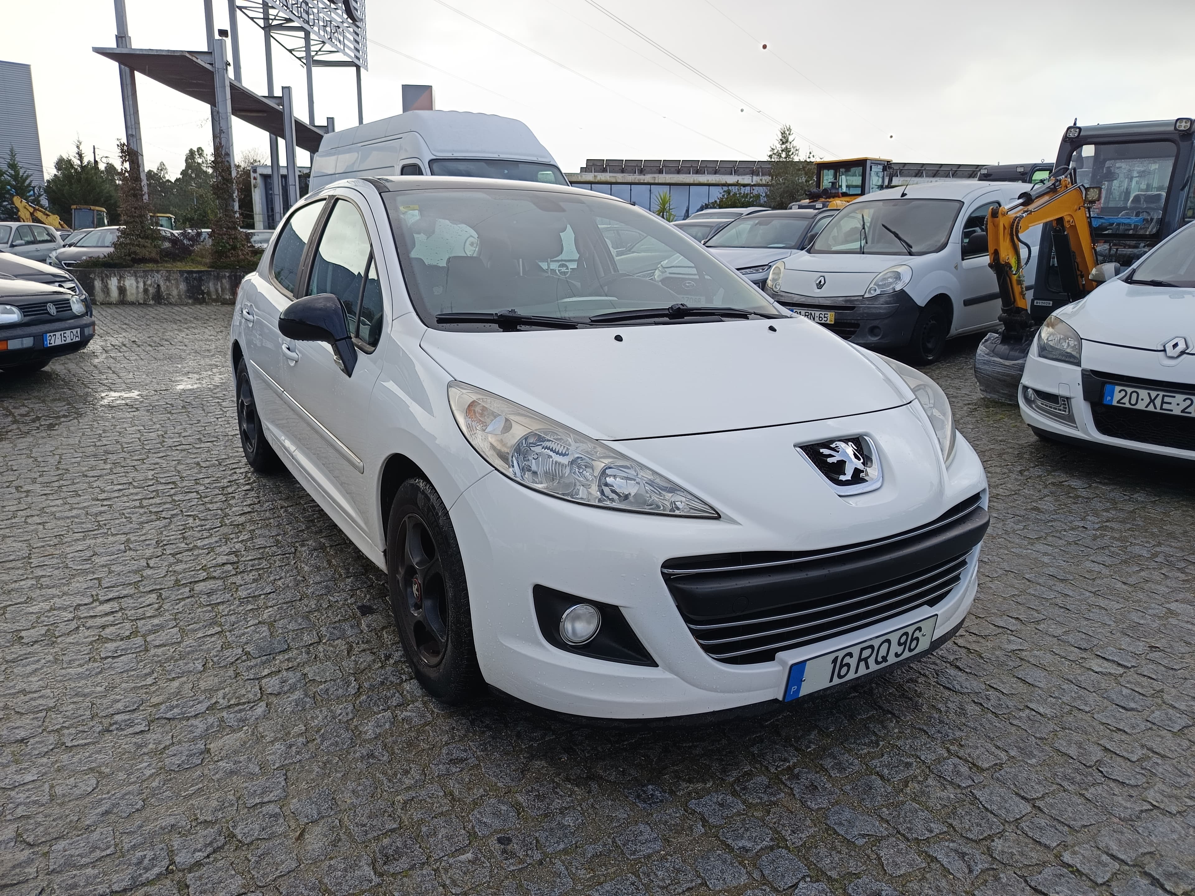 Peugeot 207 · Ano 2011 — imagen 3
