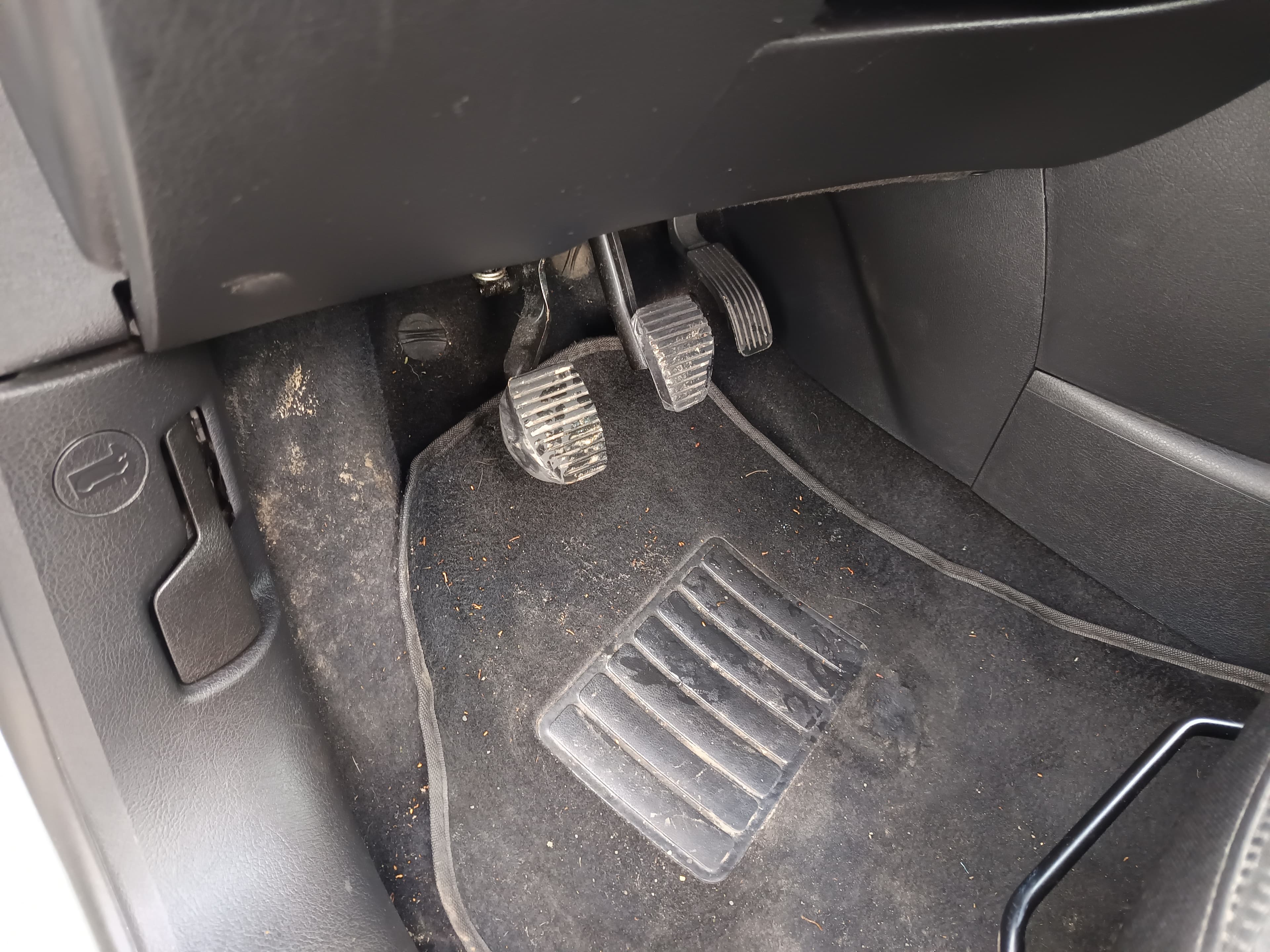 Peugeot 207 · Ano 2011 — imagen 32