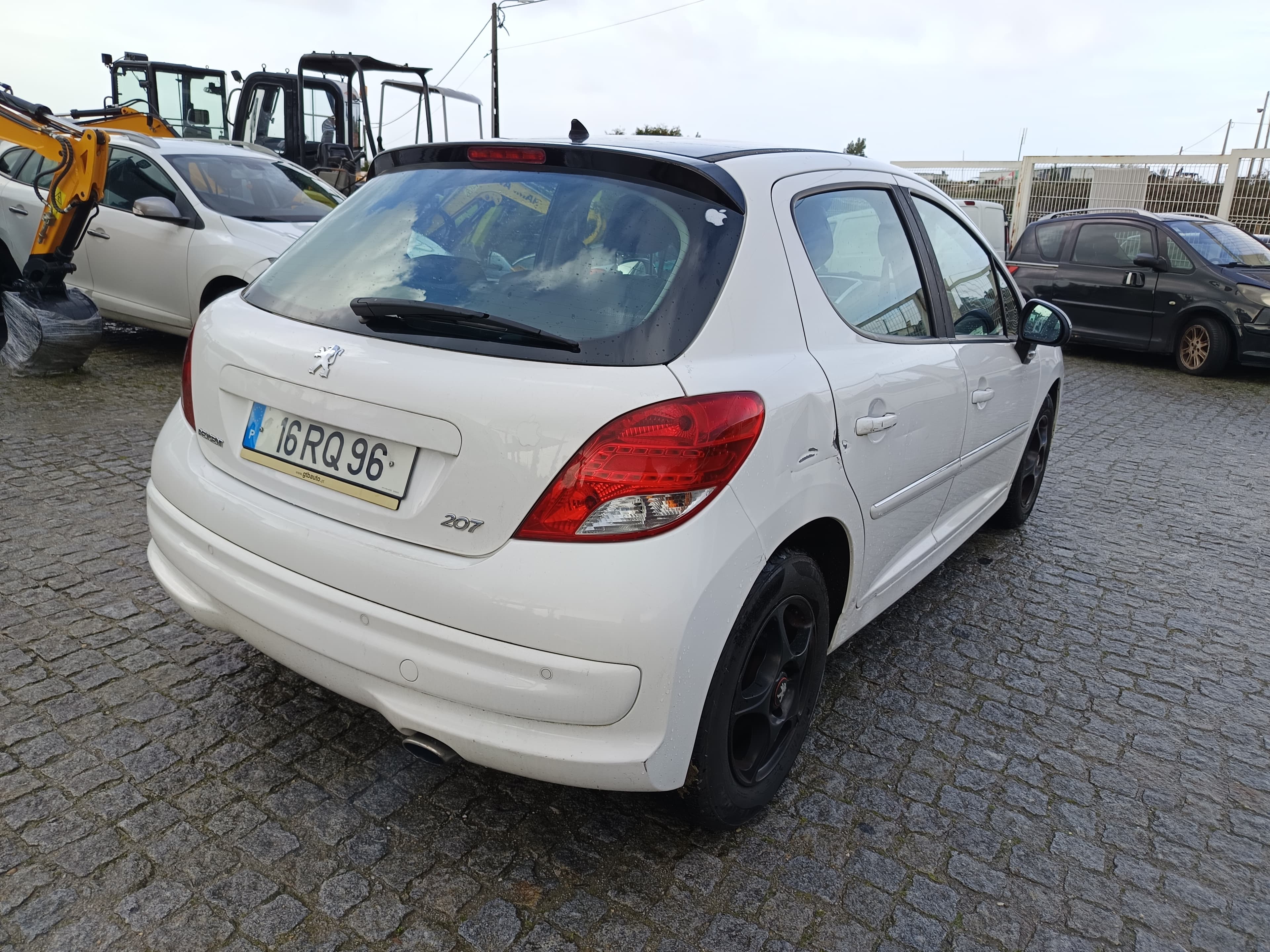 Peugeot 207 · Ano 2011 — imagen 4