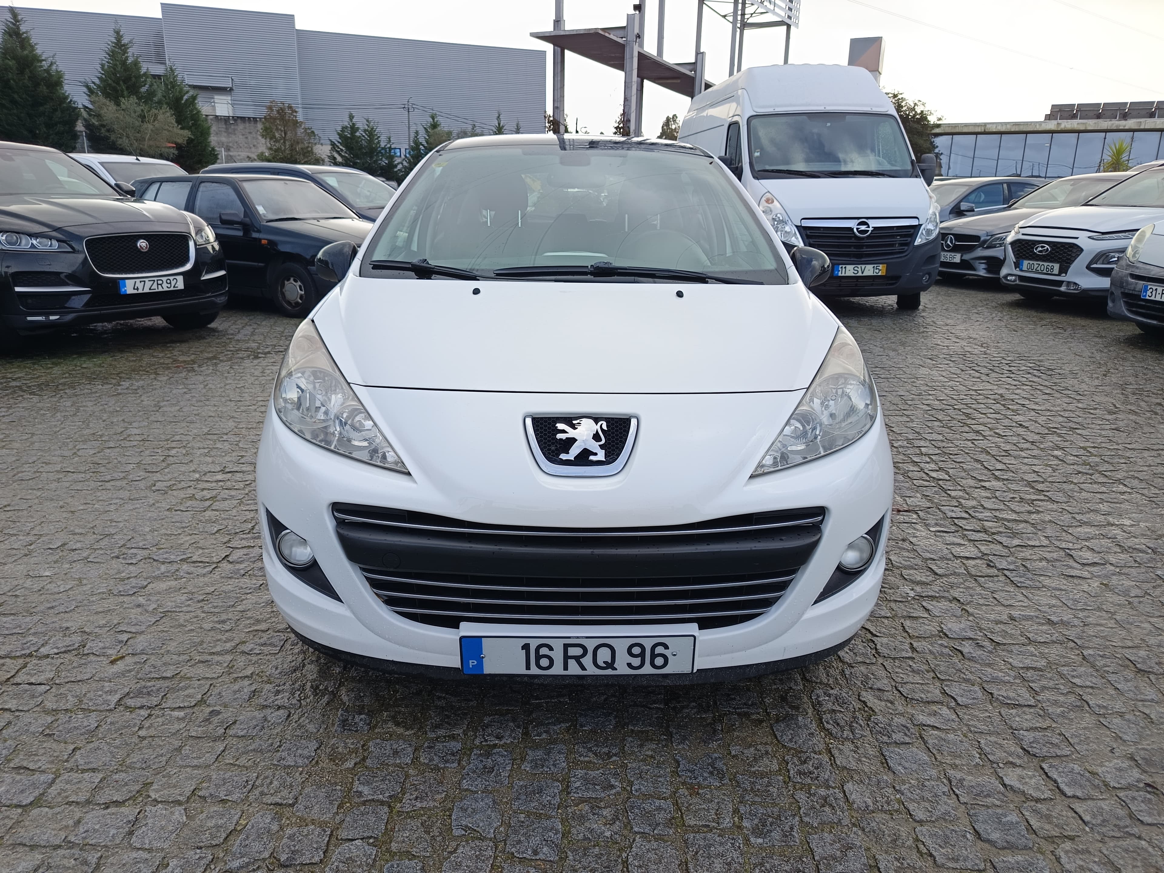 Peugeot 207 · Ano 2011 — imagen 2