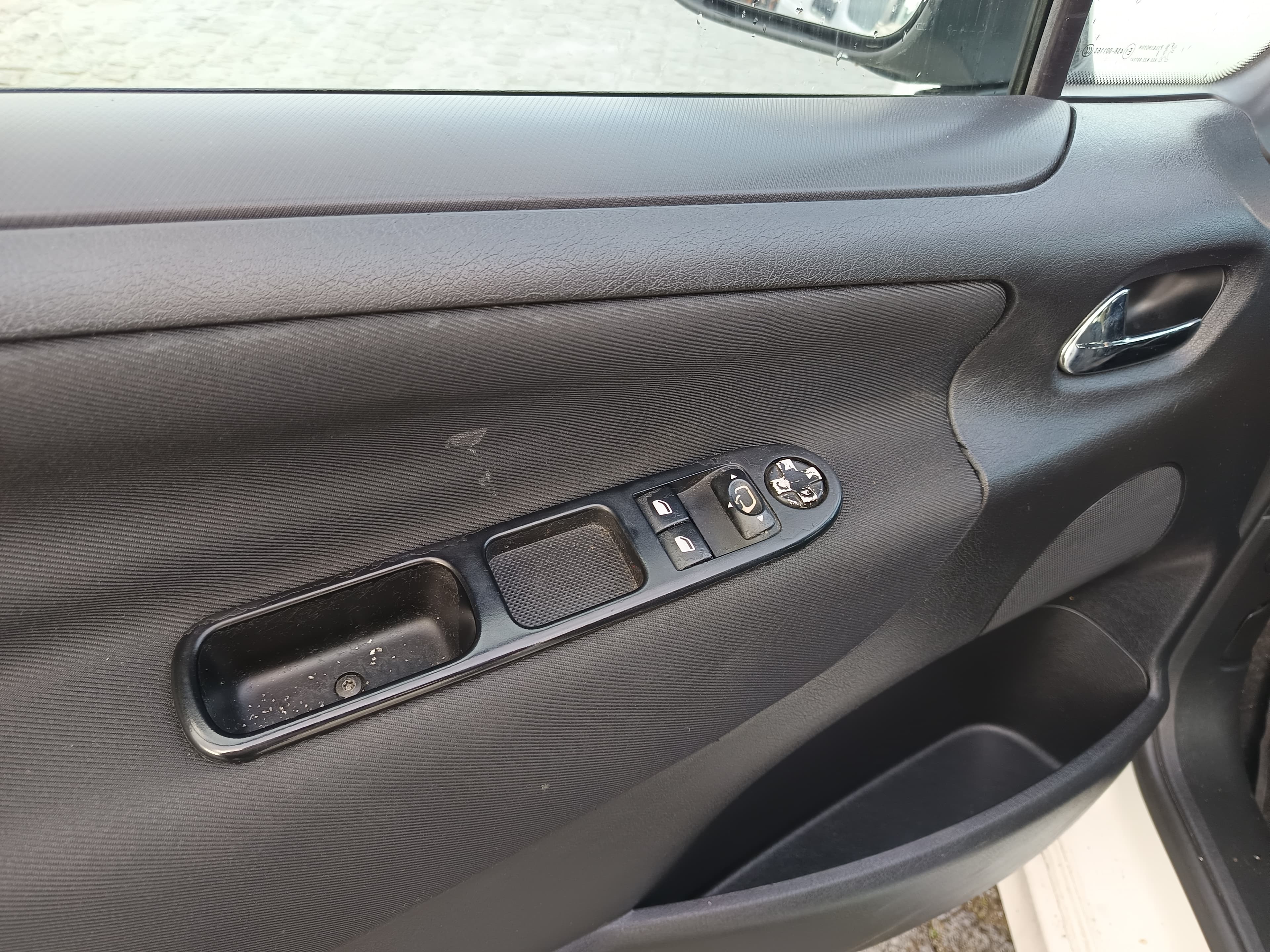 Peugeot 207 · Ano 2011 — imagen 31