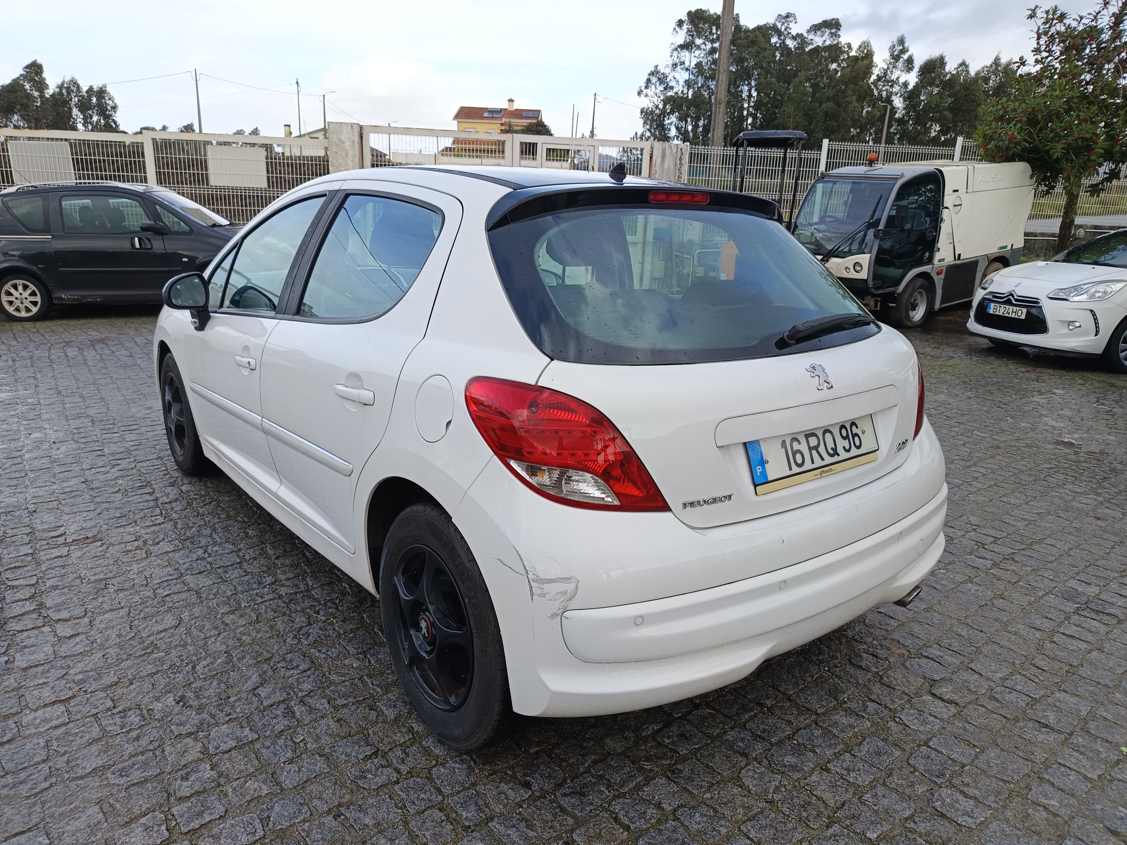 Peugeot 207 · Ano 2011 — imagen 6