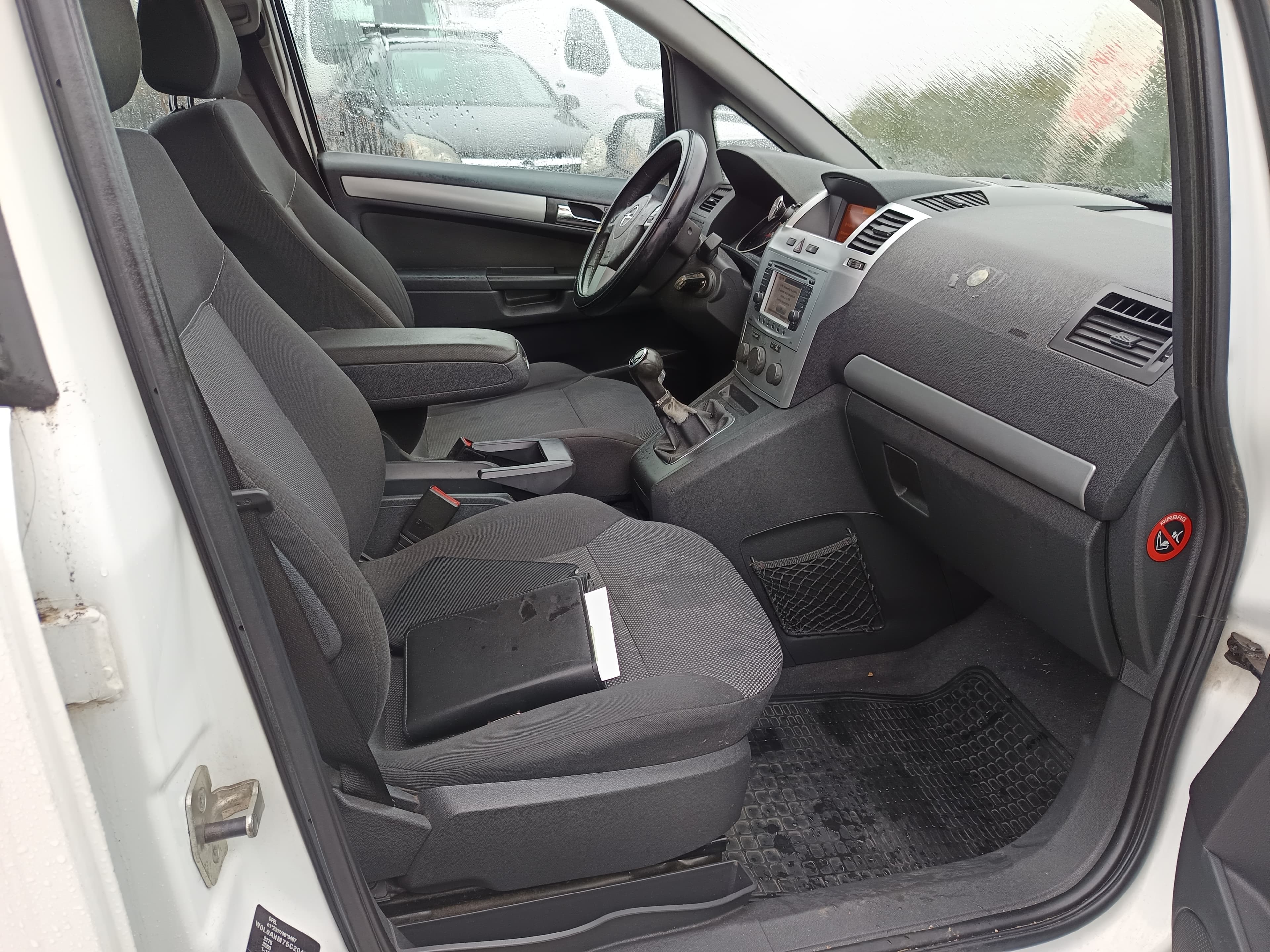 Opel Zafira · Ano 2012 — imagem 25