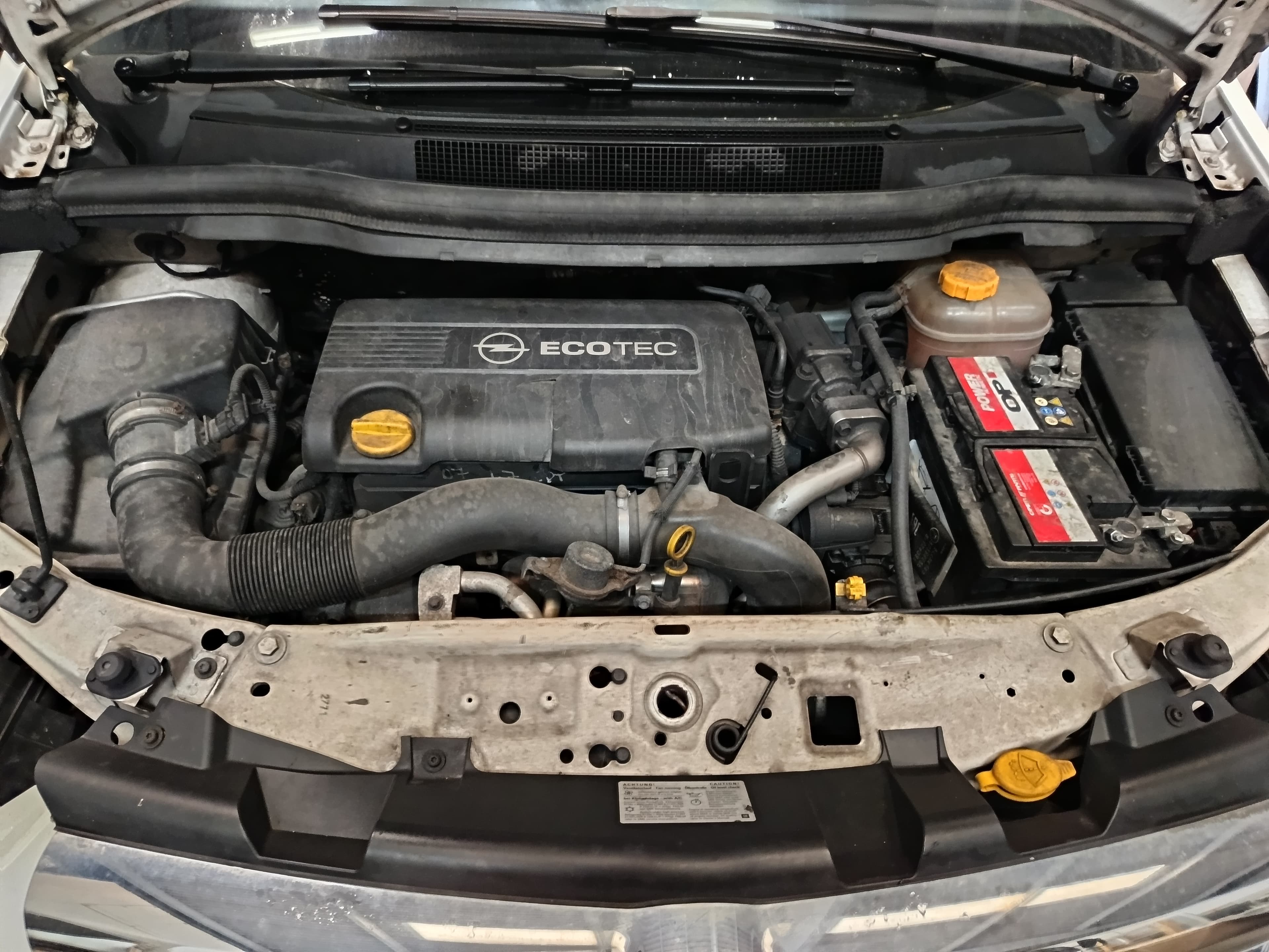 Opel Zafira · Ano 2012 — imagem 7