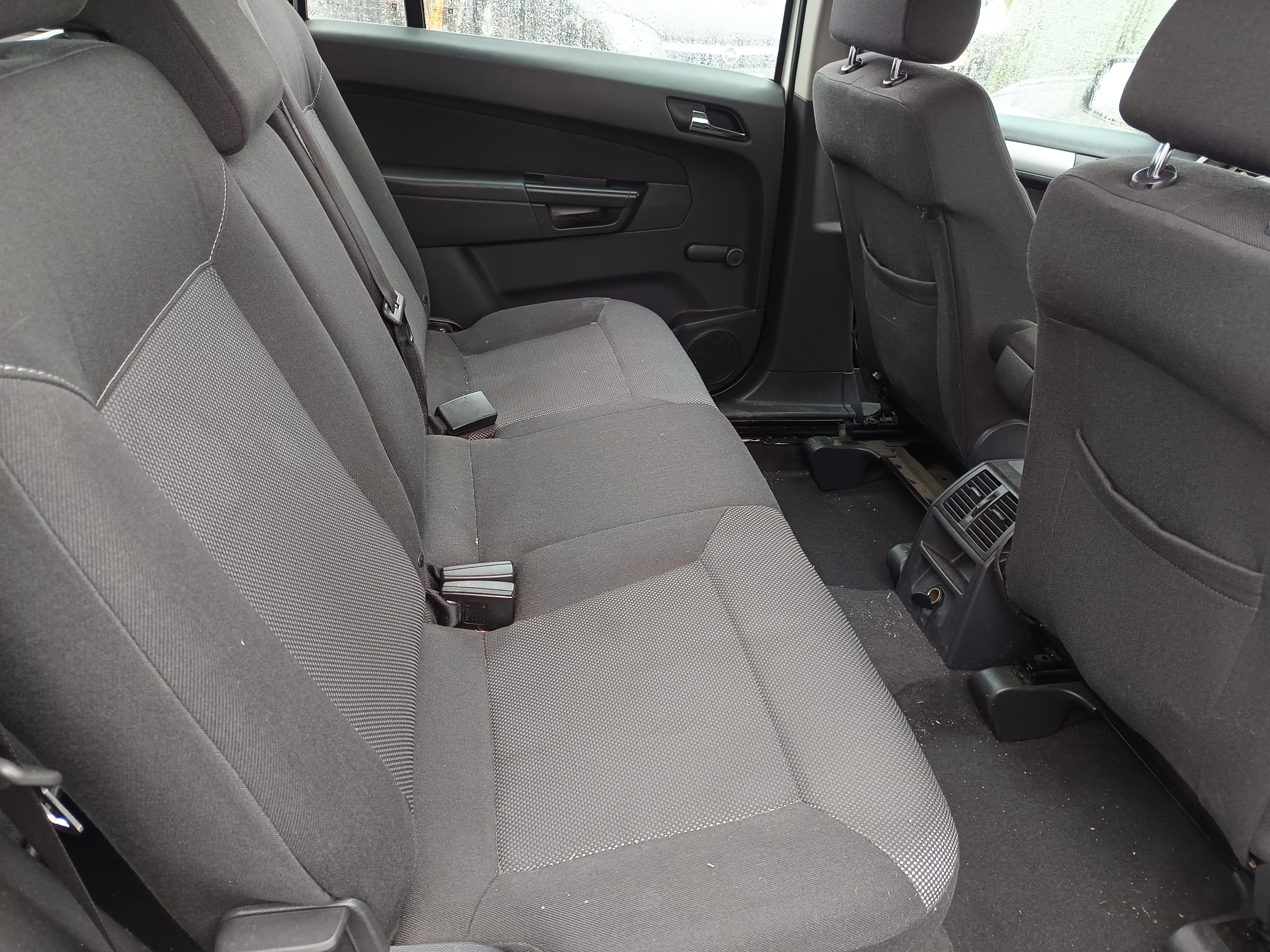 Opel Zafira · Ano 2012 — imagem 22