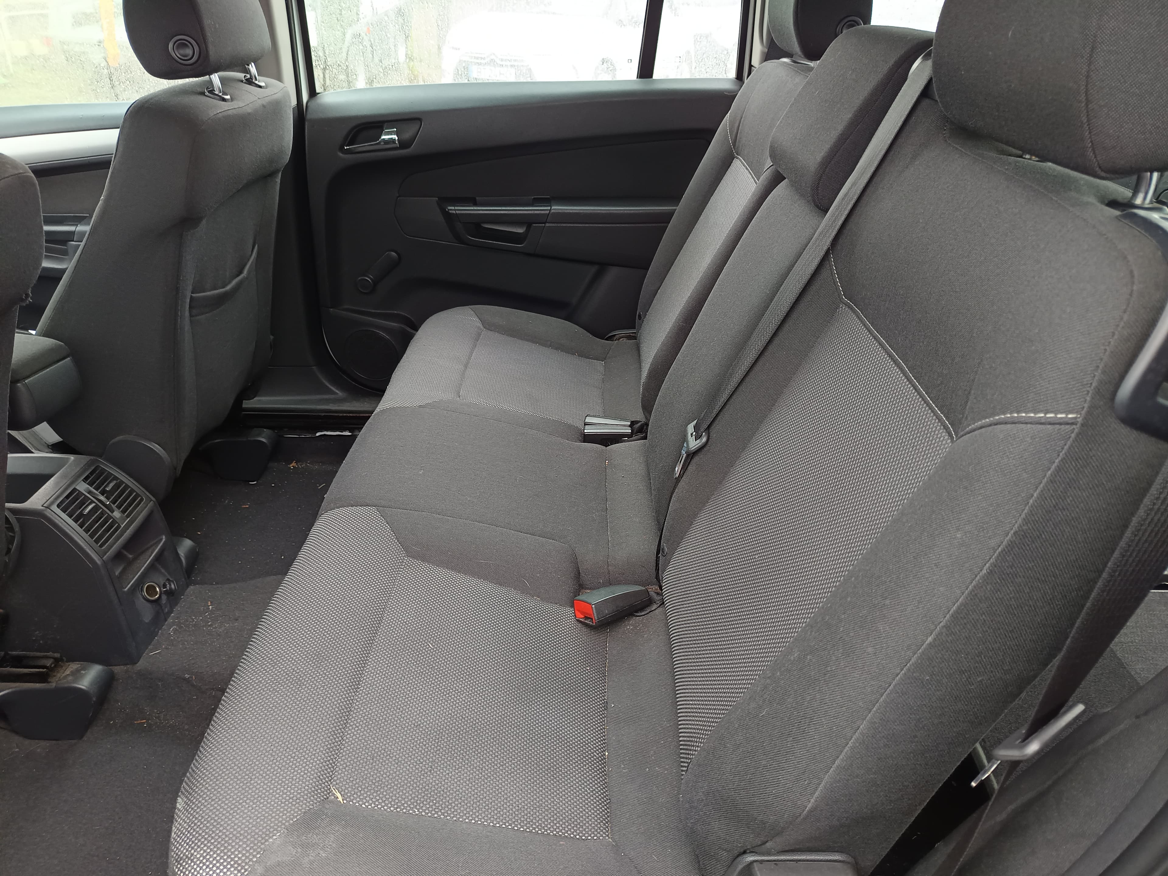 Opel Zafira · Ano 2012 — imagem 28