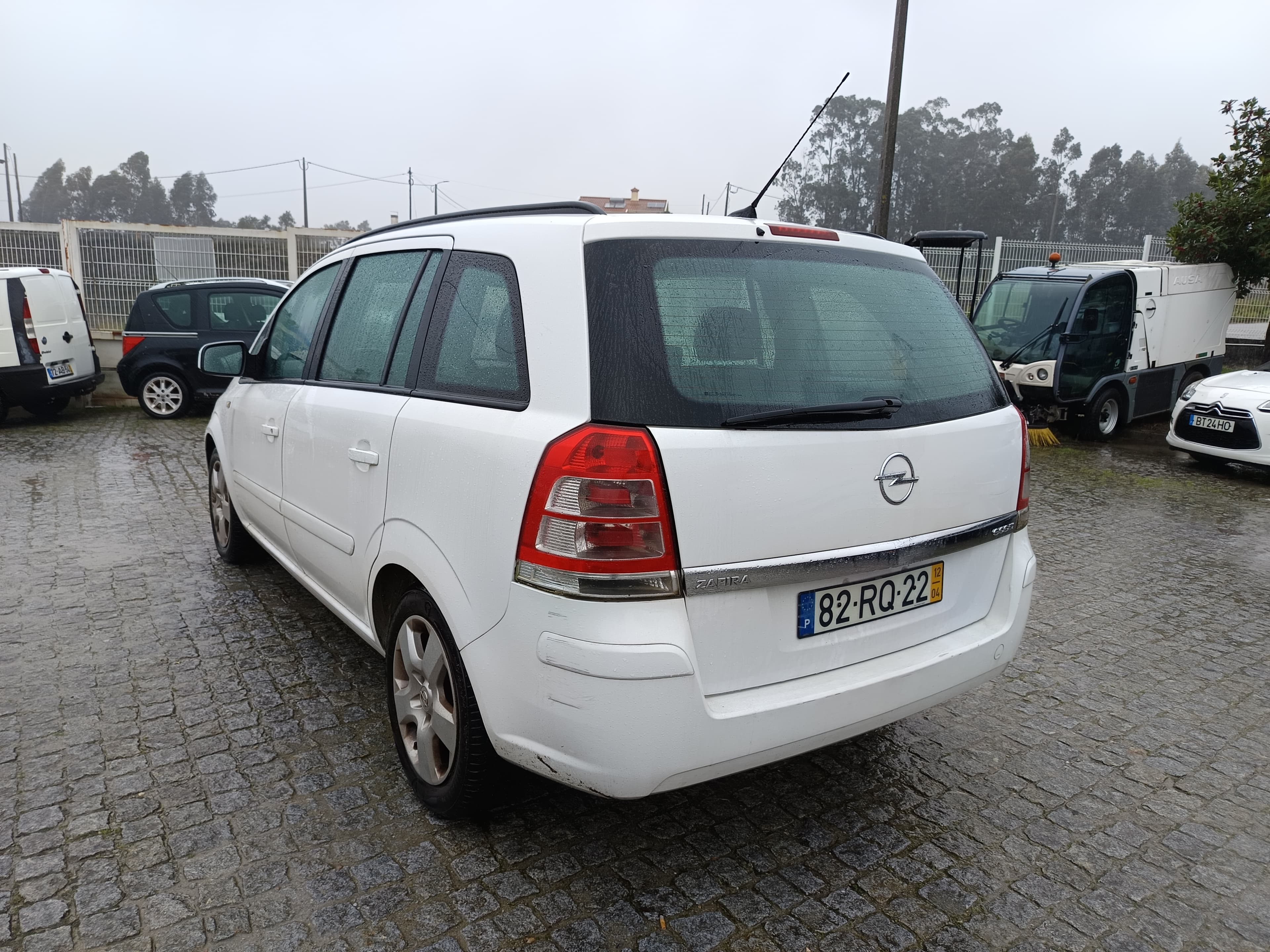 Opel Zafira · Ano 2012 — imagem 6