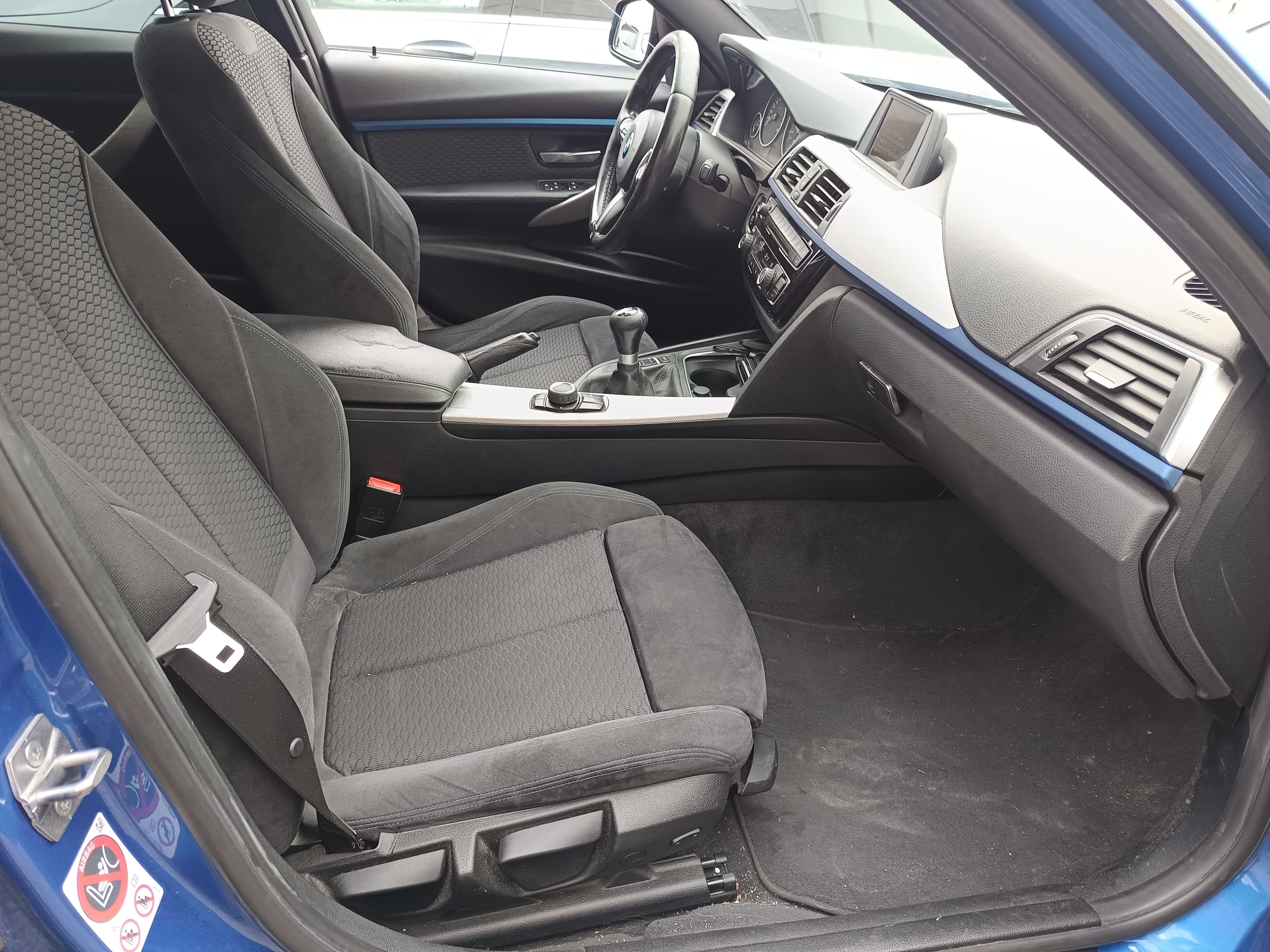 BMW 318 d · Ano 2016 — imagem 24