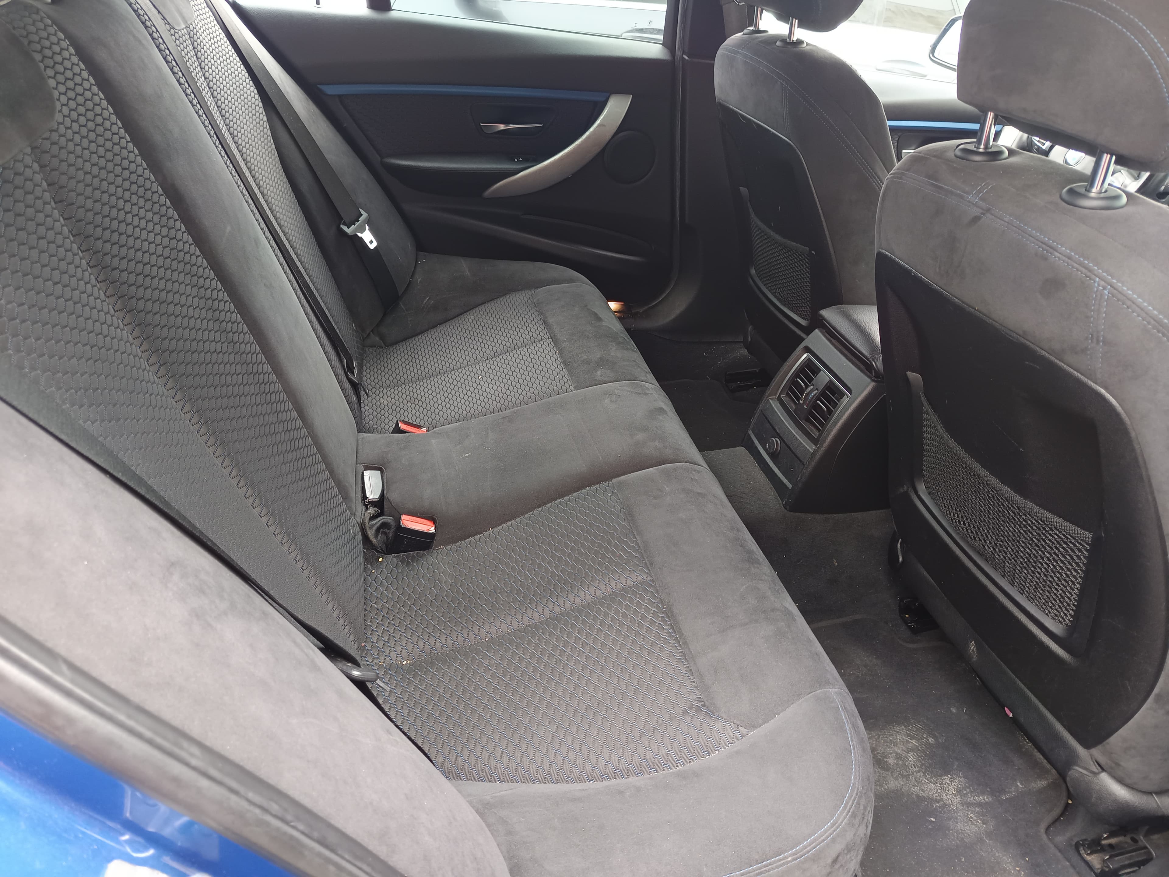 BMW 318 d · Ano 2016 — imagem 21