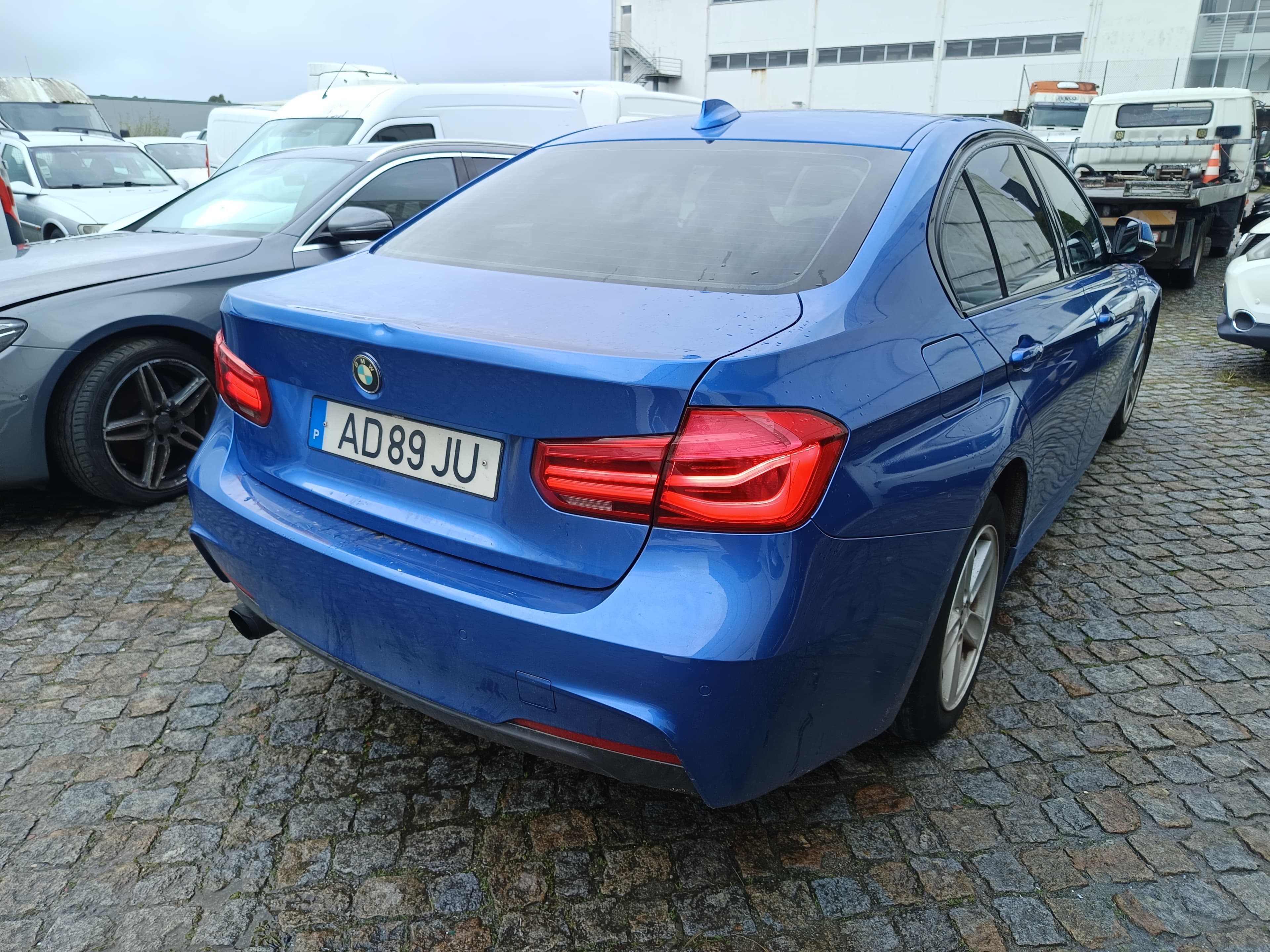 BMW 318 d · Ano 2016 — imagem 4
