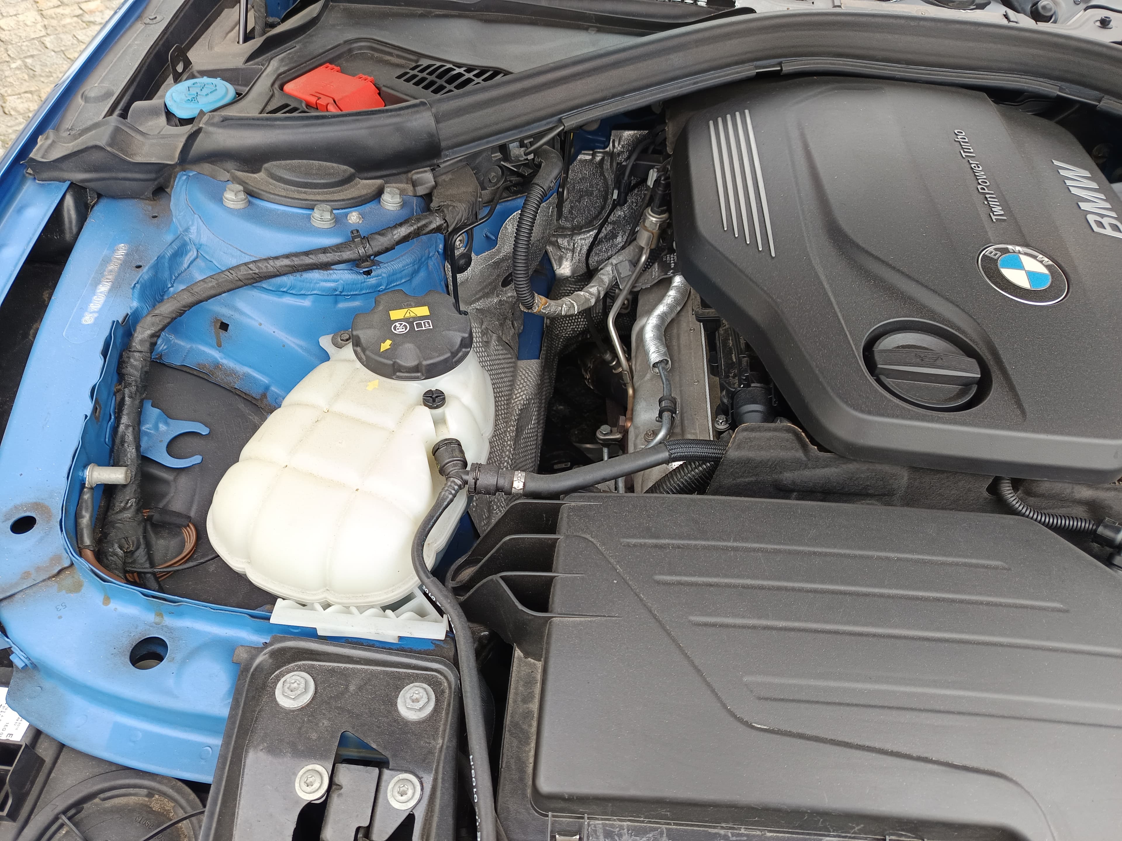 BMW 318 d · Ano 2016 — imagem 16