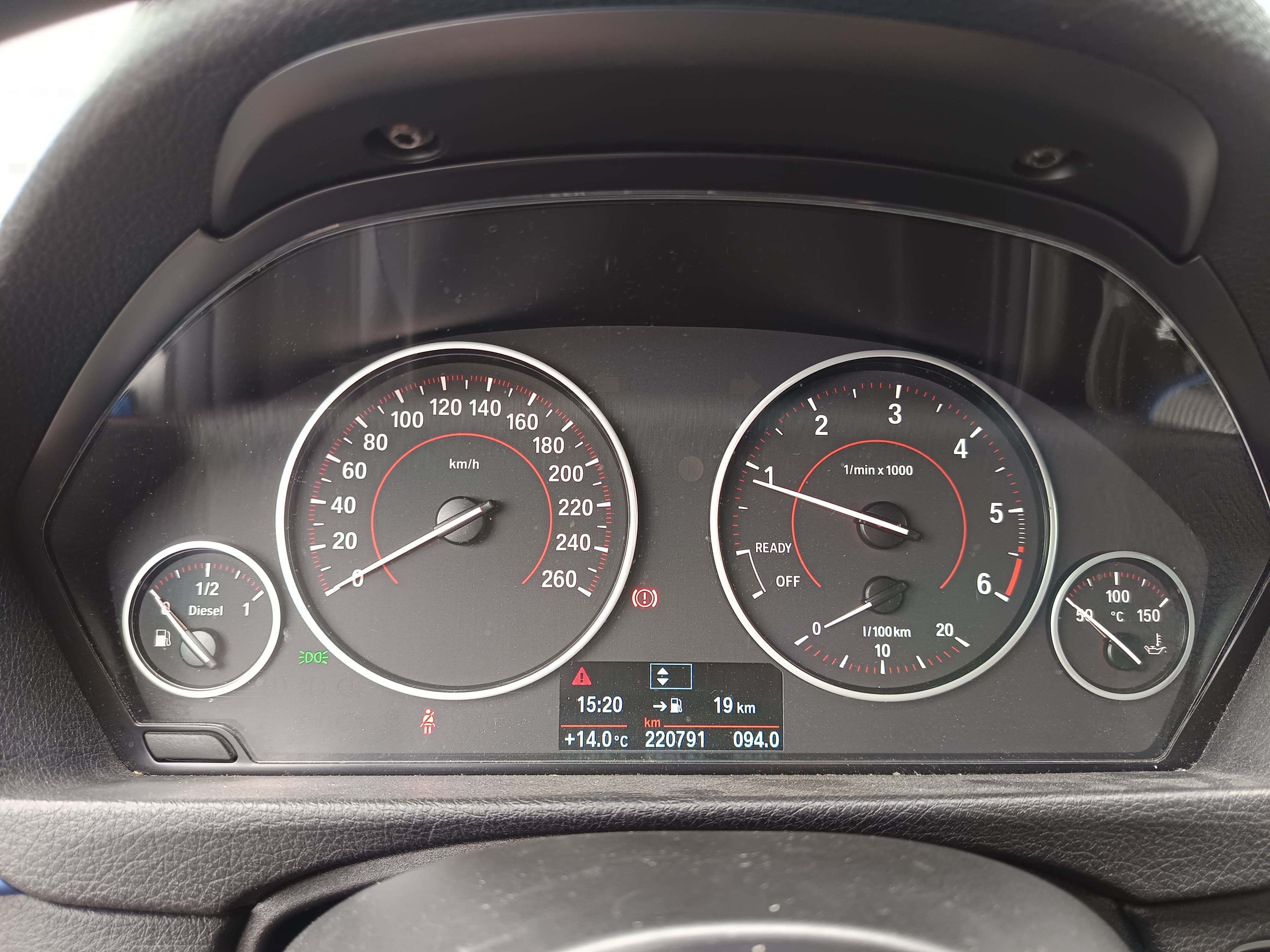 BMW 318 d · Ano 2016 — imagem 39
