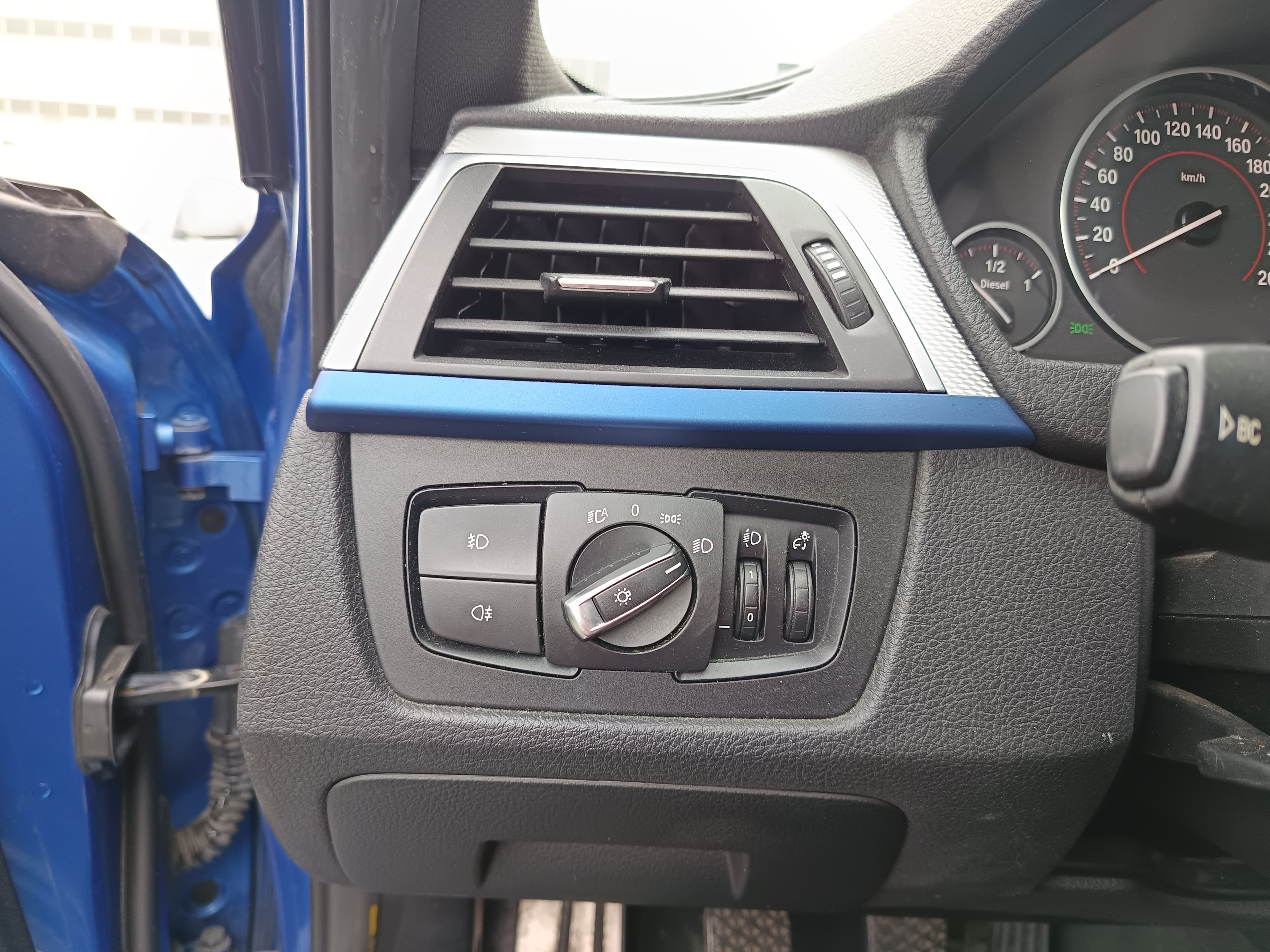 BMW 318 d · Ano 2016 — imagem 42