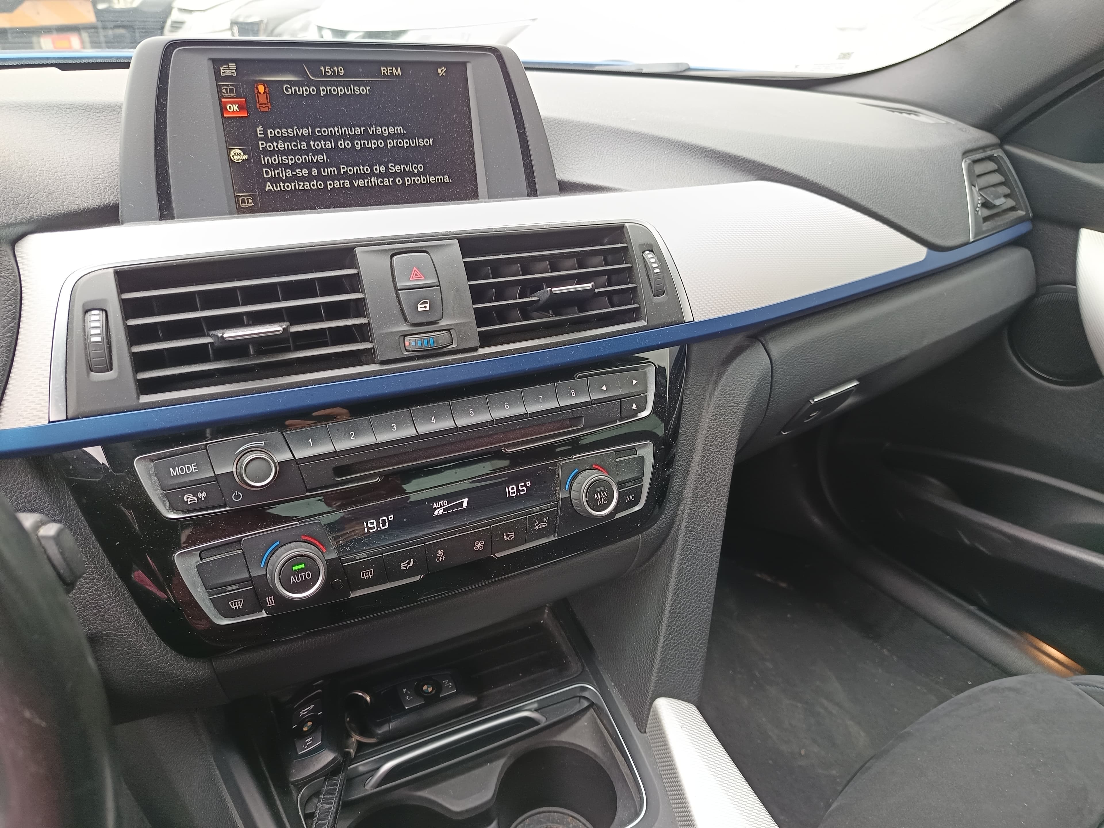 BMW 318 d · Ano 2016 — imagem 33