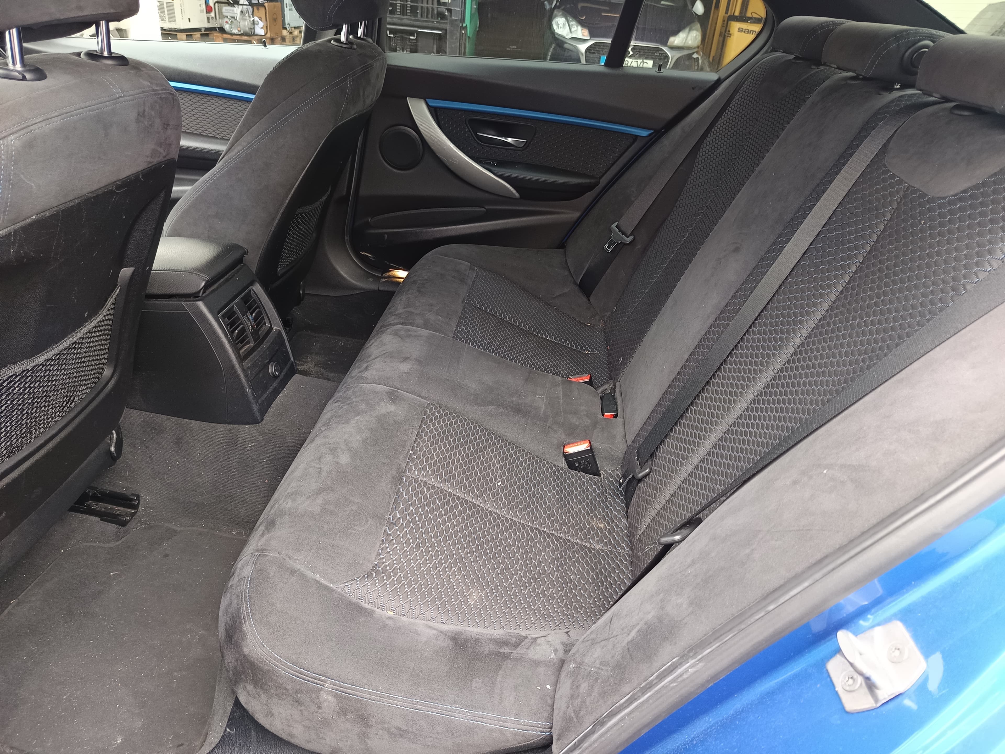 BMW 318 d · Ano 2016 — imagem 27