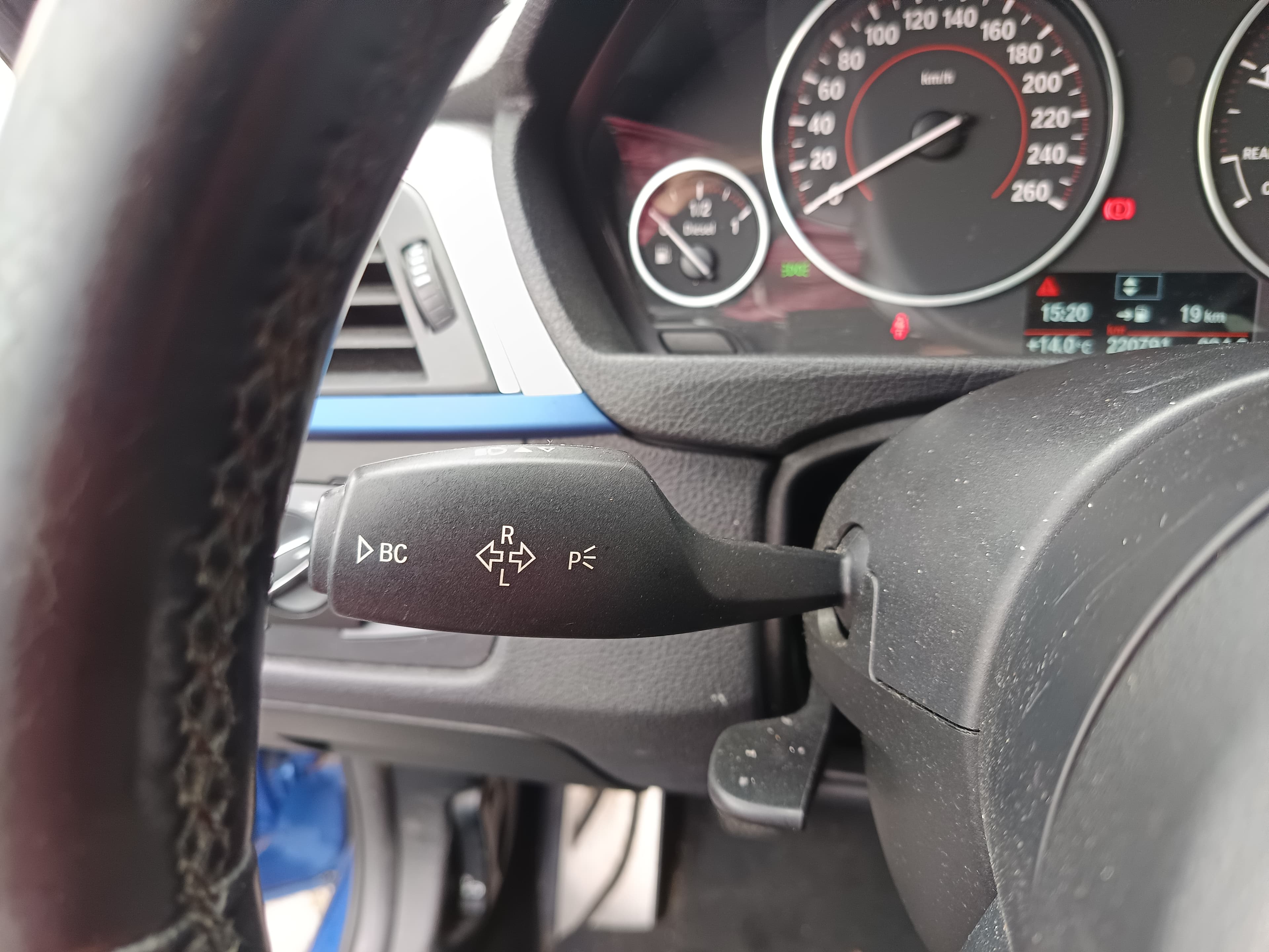 BMW 318 d · Ano 2016 — imagem 41