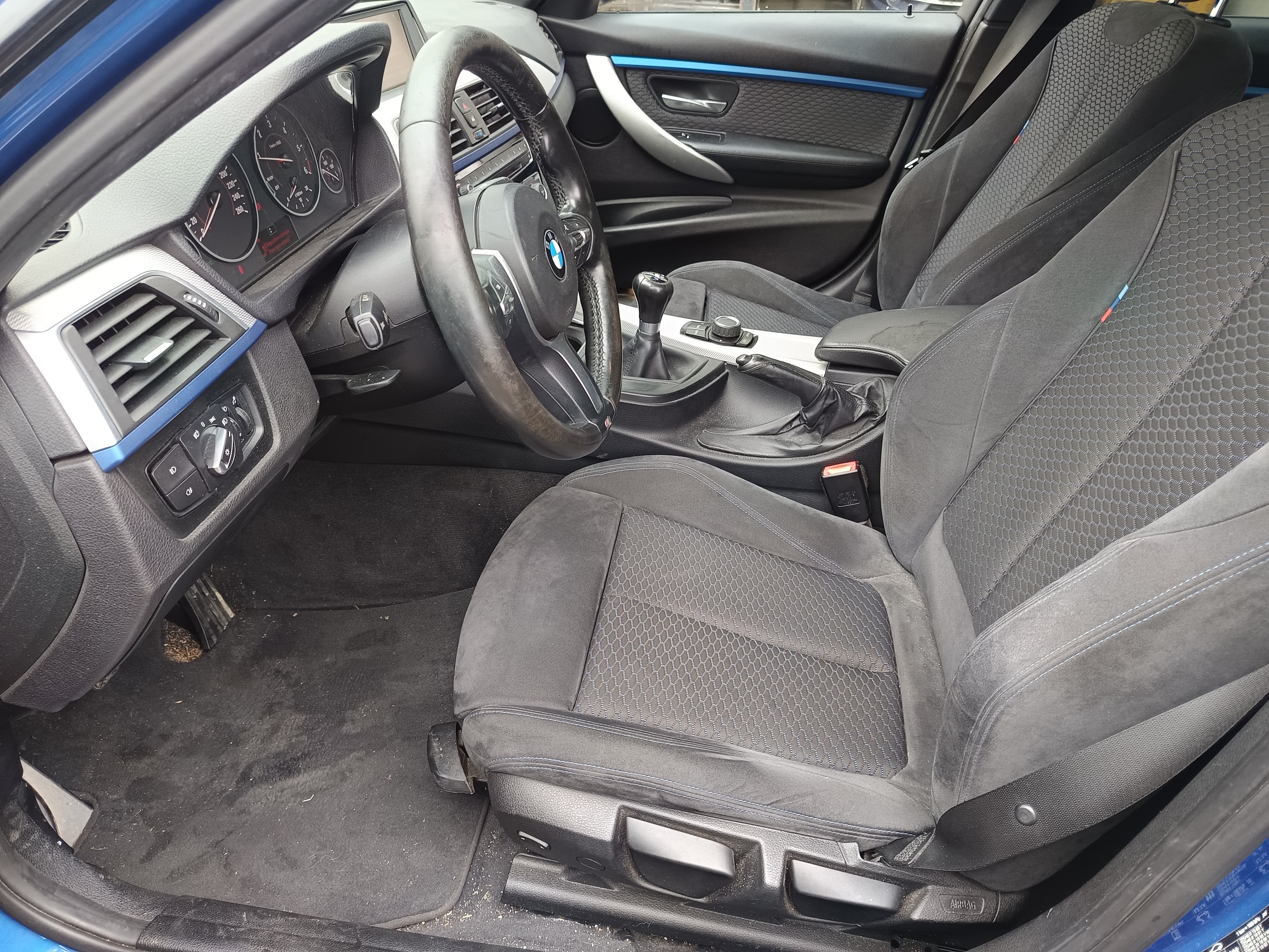 BMW 318 d · Ano 2016 — imagem 30