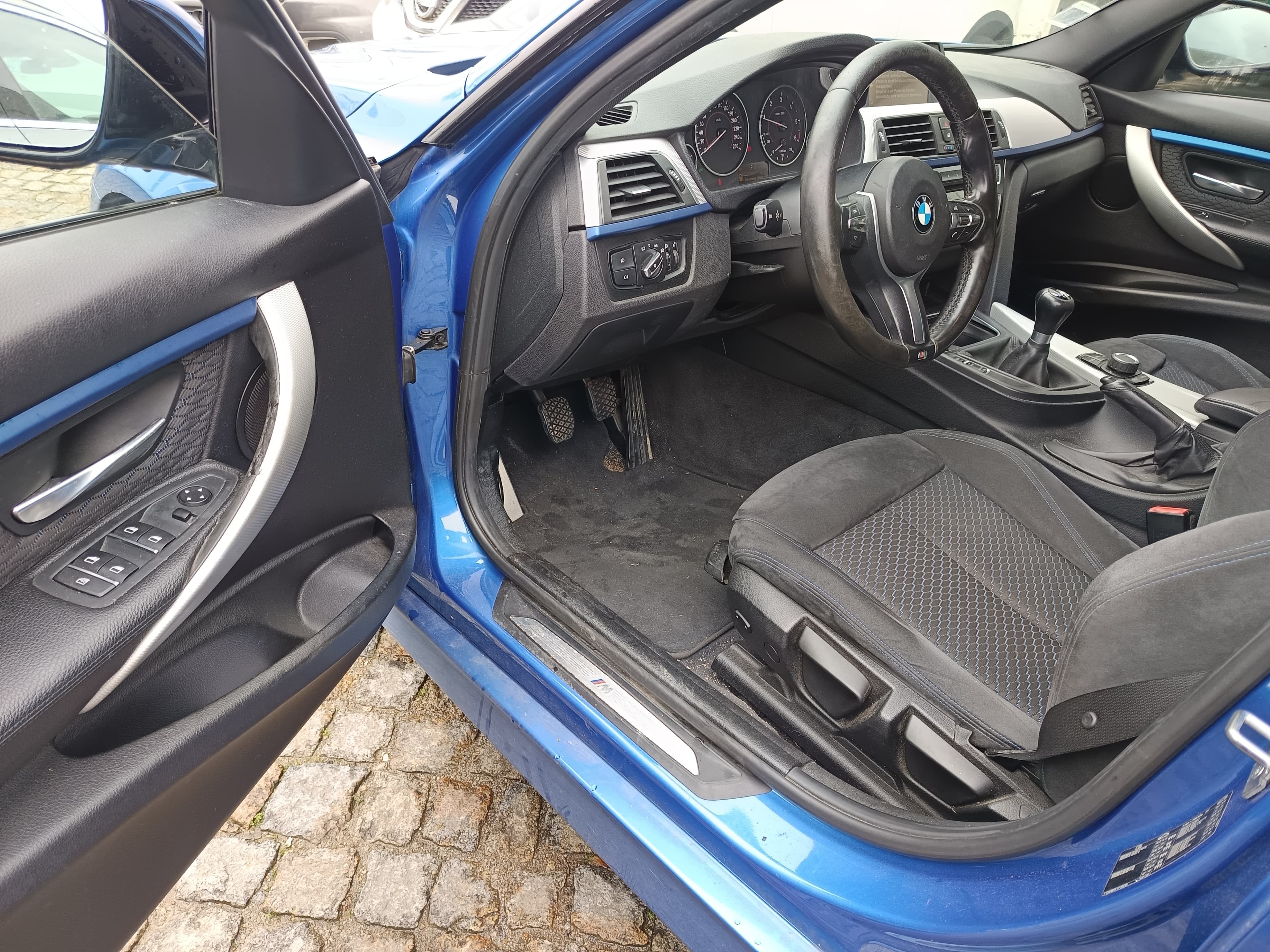 BMW 318 d · Ano 2016 — imagem 28