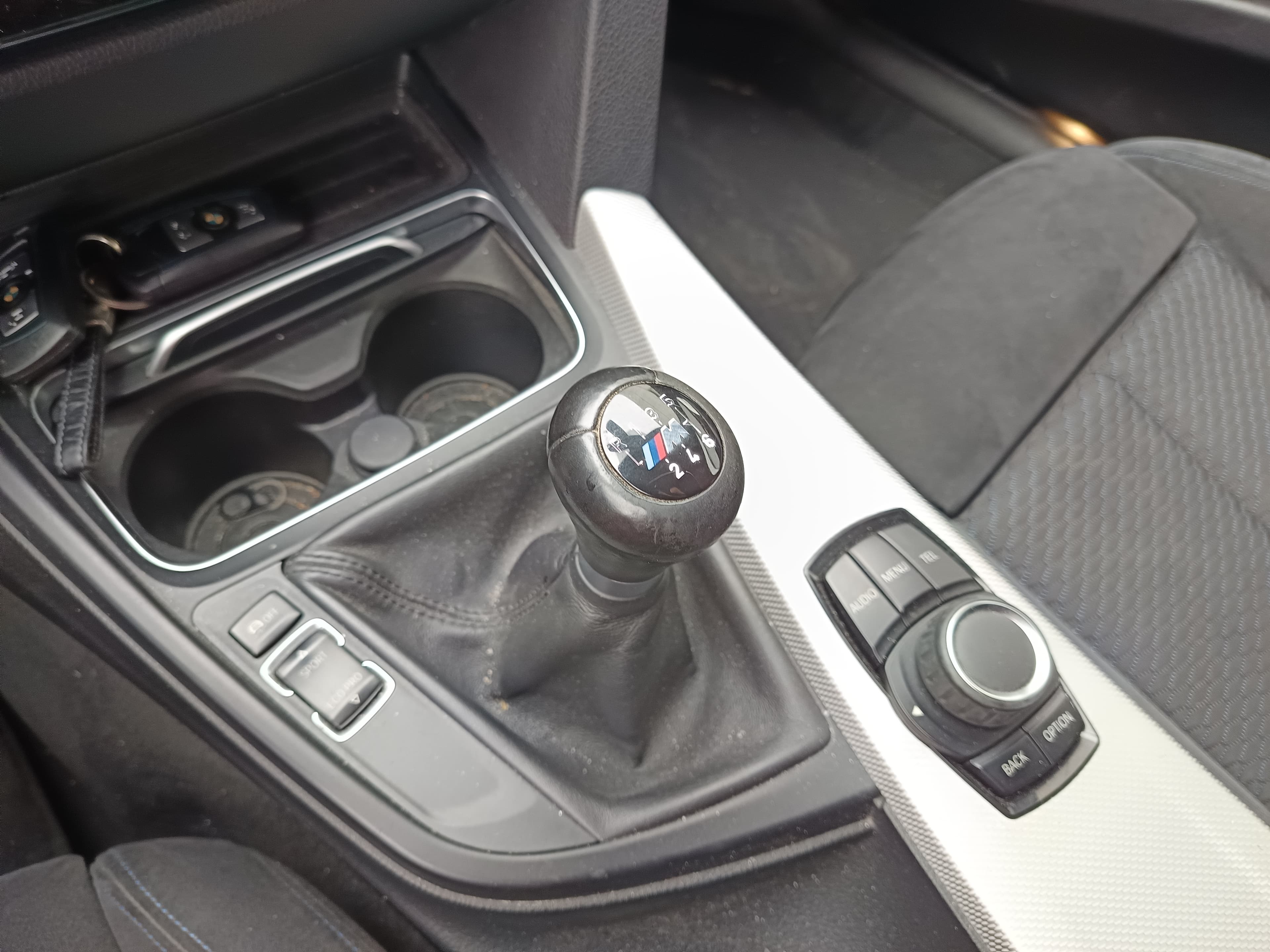 BMW 318 d · Ano 2016 — imagem 36