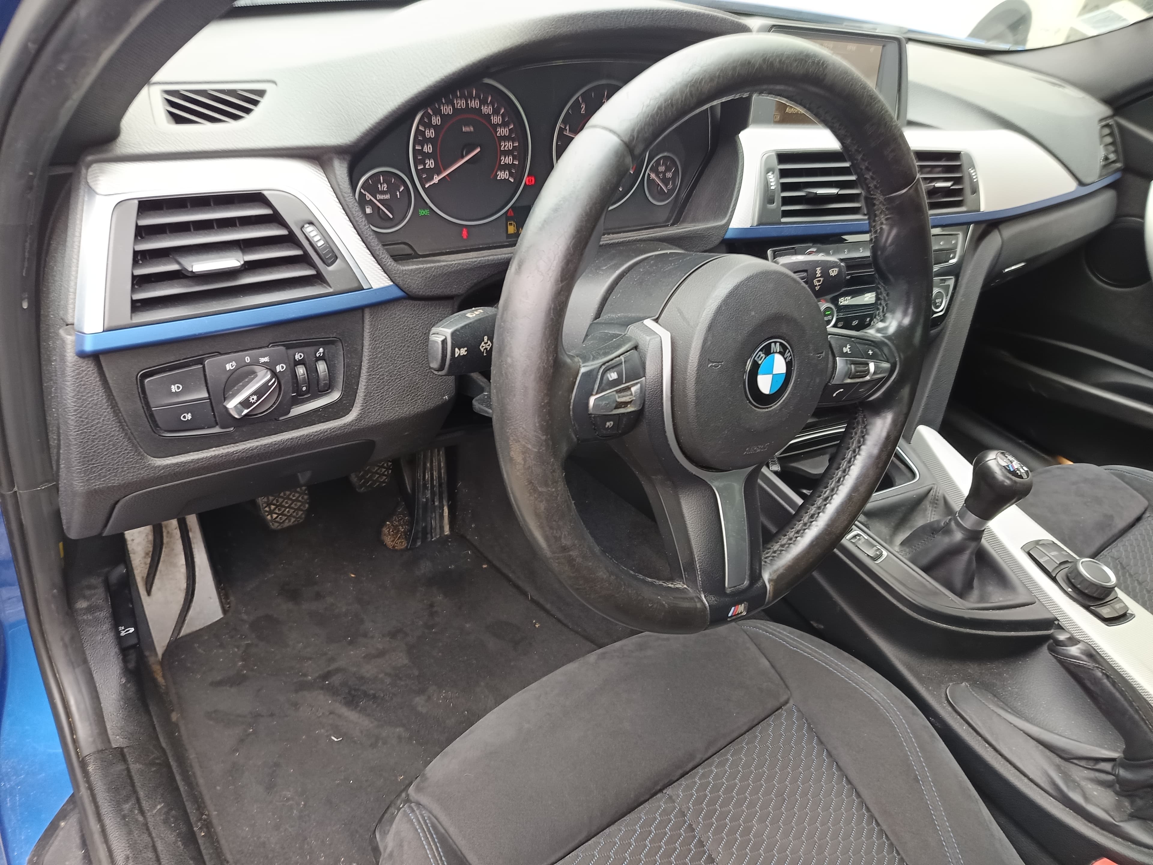 BMW 318 d · Ano 2016 — imagem 32