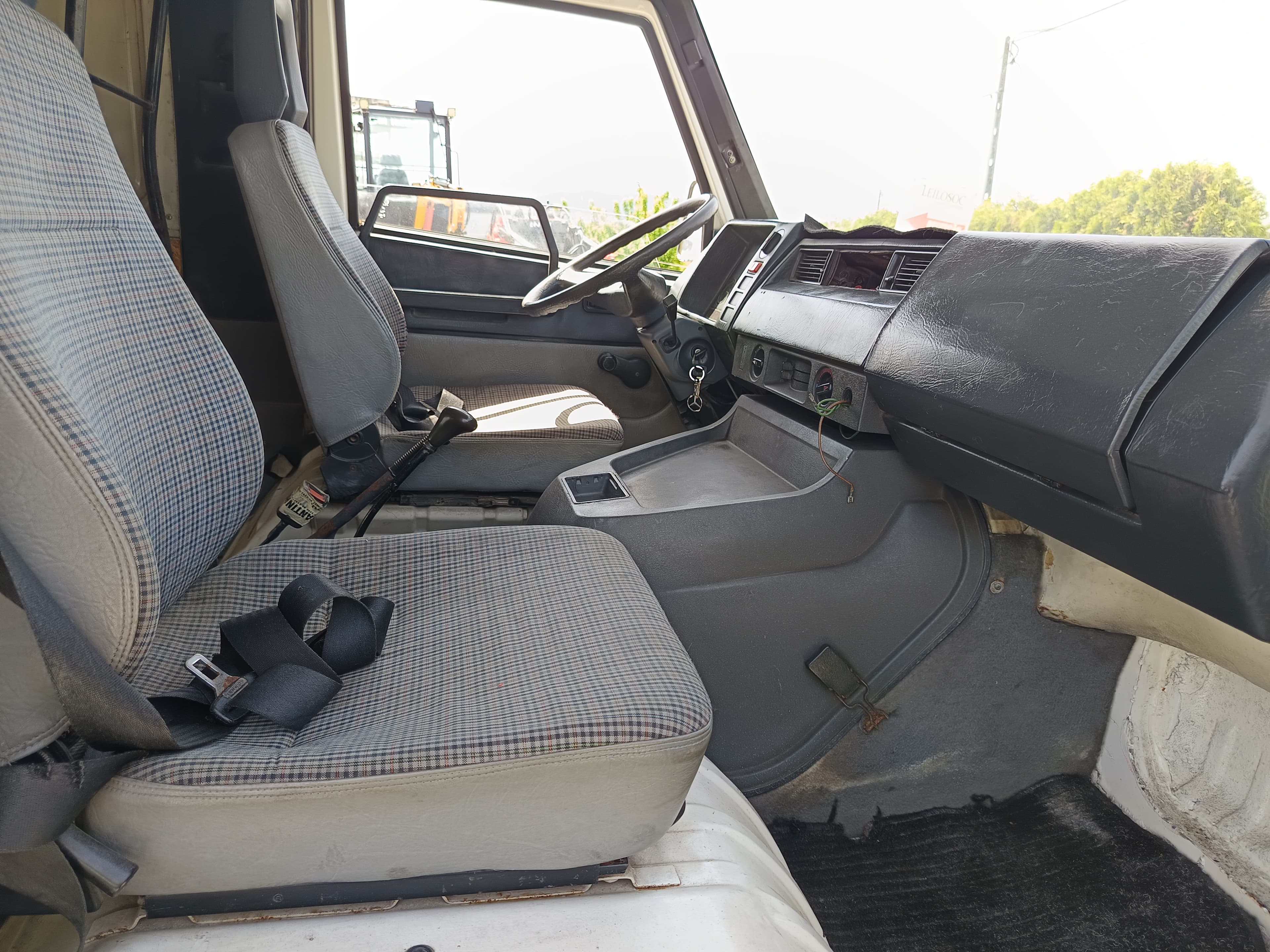 Mercedes-Benz MB 140 · Ano 1988 — image 19