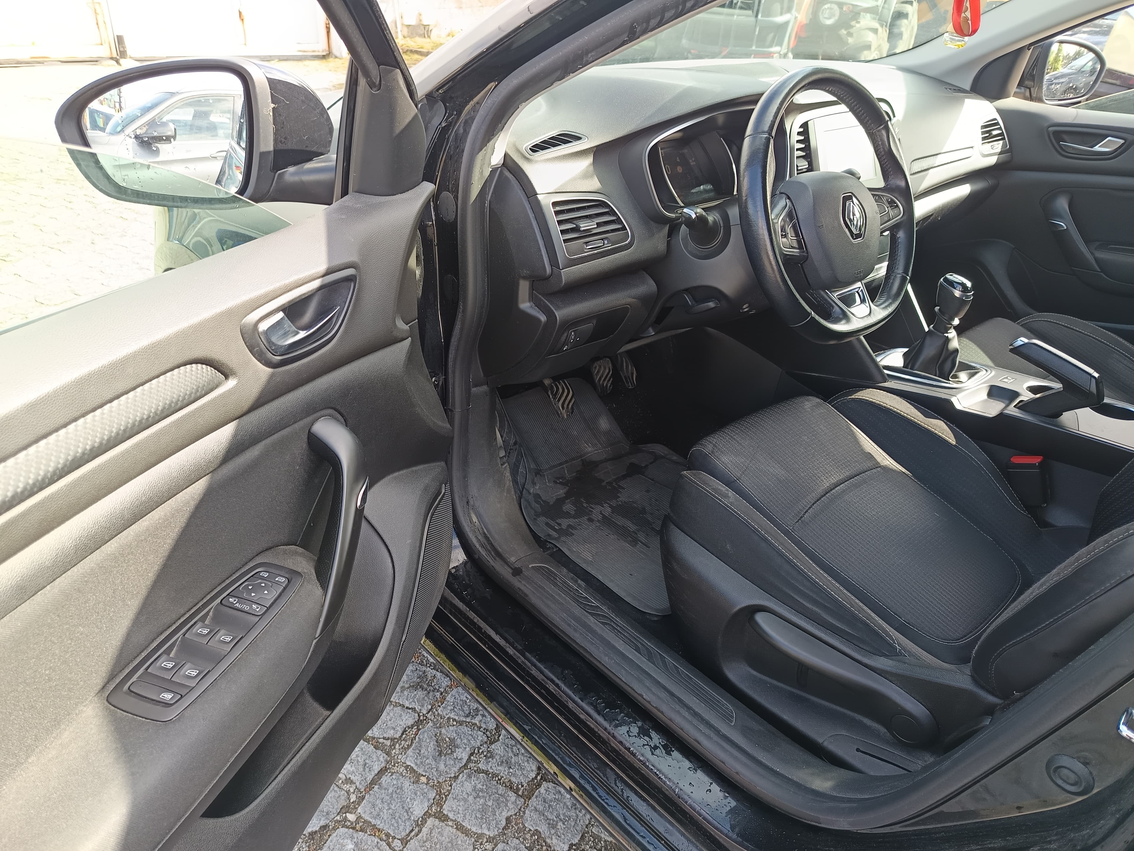 Renault Mégane IV Sport 1.5 DCI · Ano 2017 — image 41