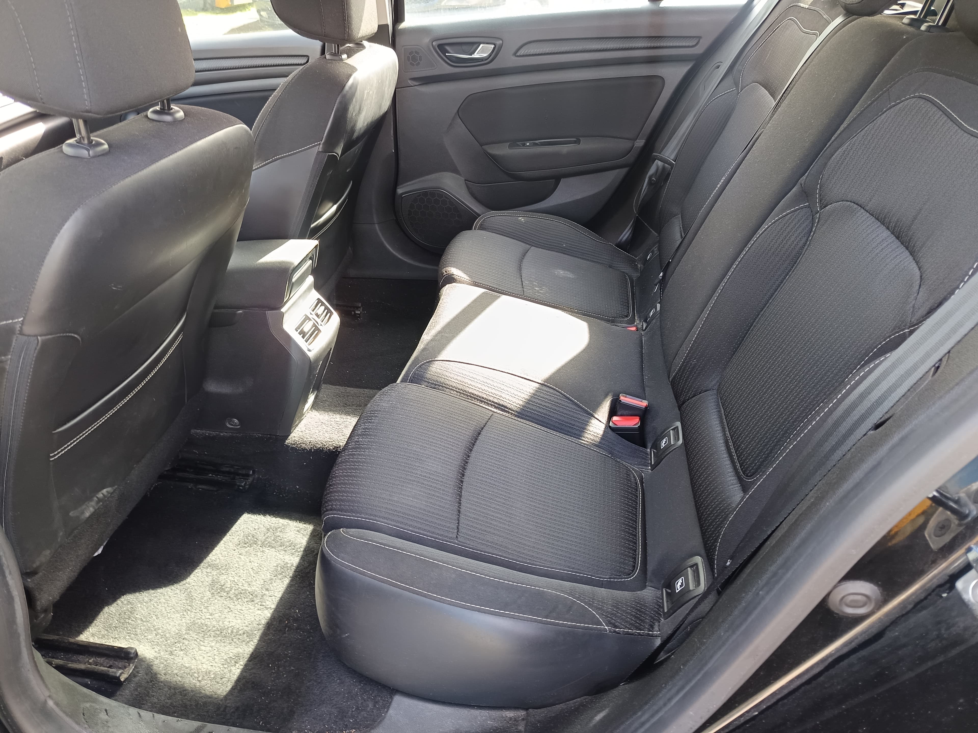 Renault Mégane IV Sport 1.5 DCI · Ano 2017 — image 40