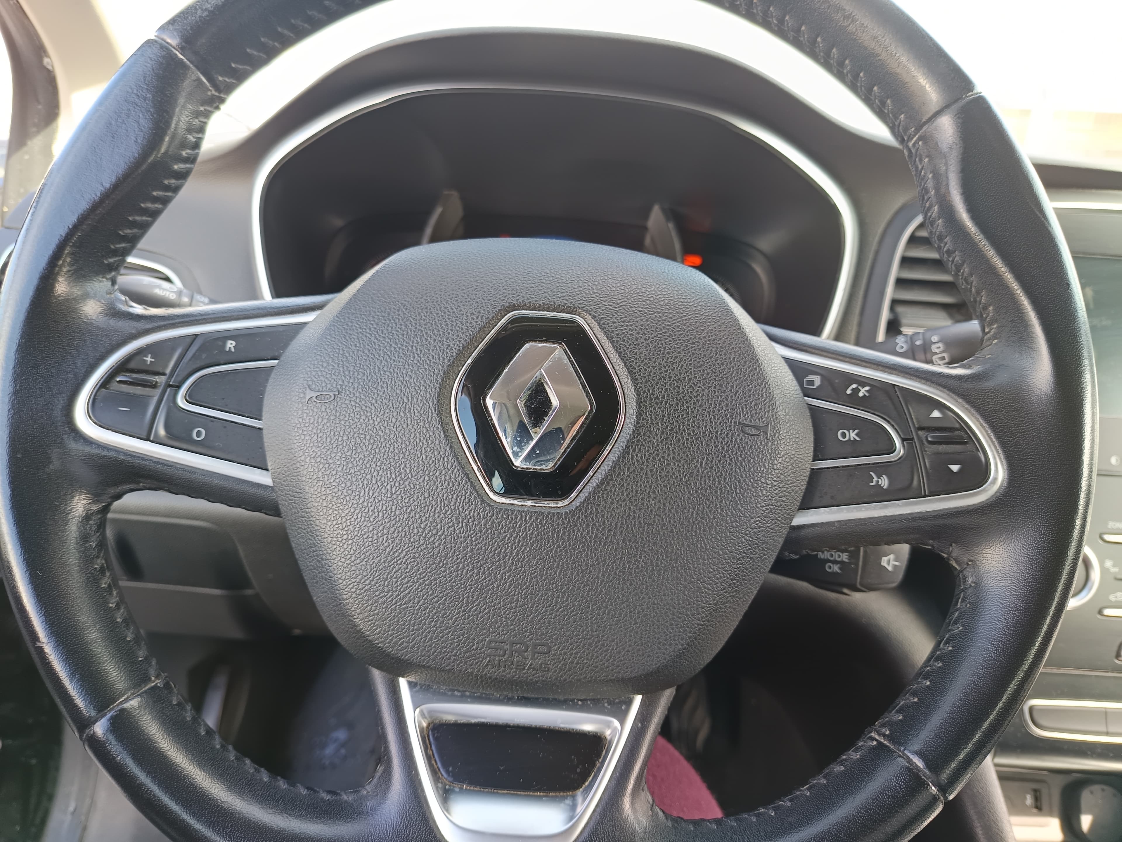 Renault Mégane IV Sport 1.5 DCI · Ano 2017 — image 30