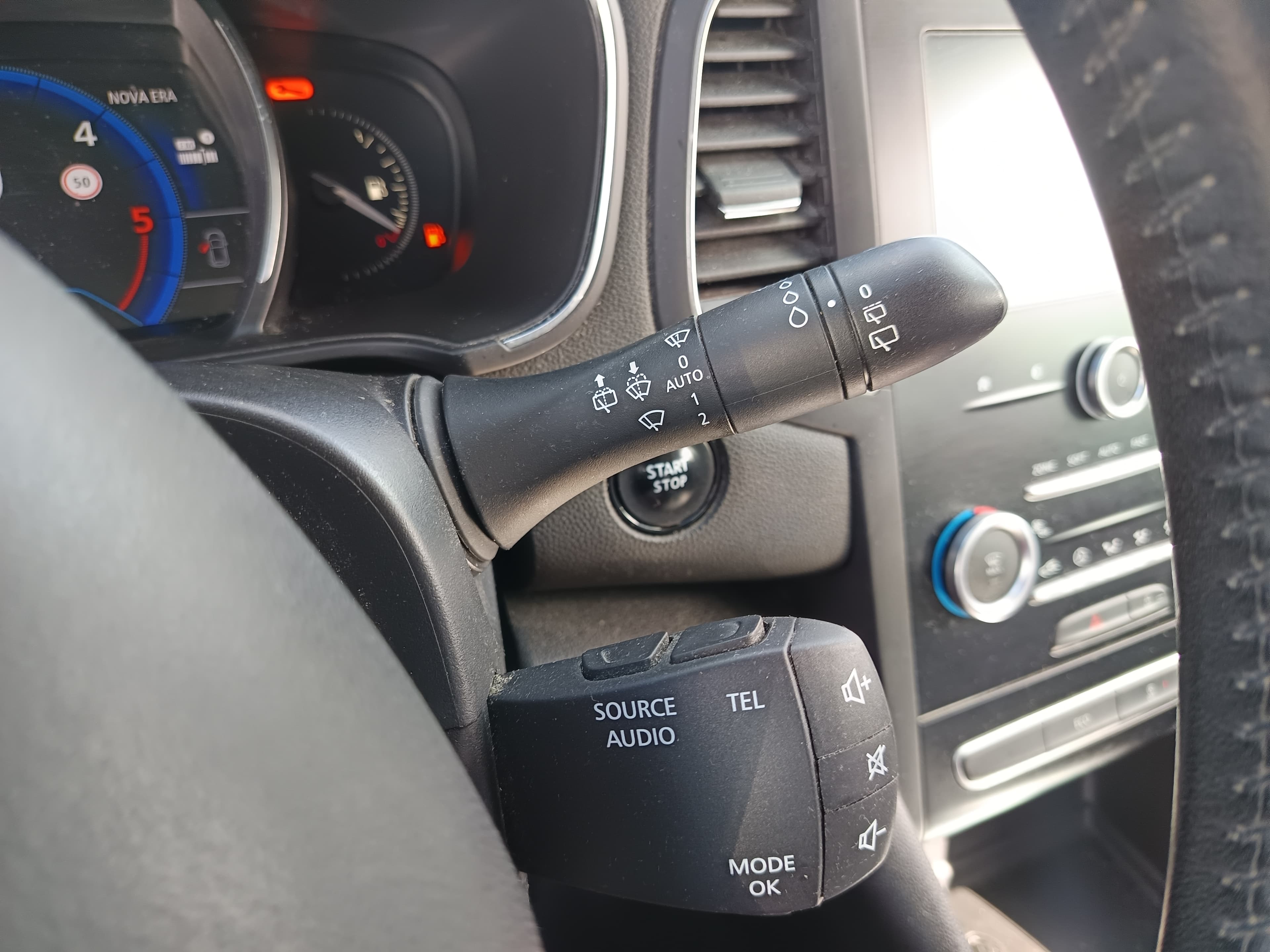 Renault Mégane IV Sport 1.5 DCI · Ano 2017 — image 34