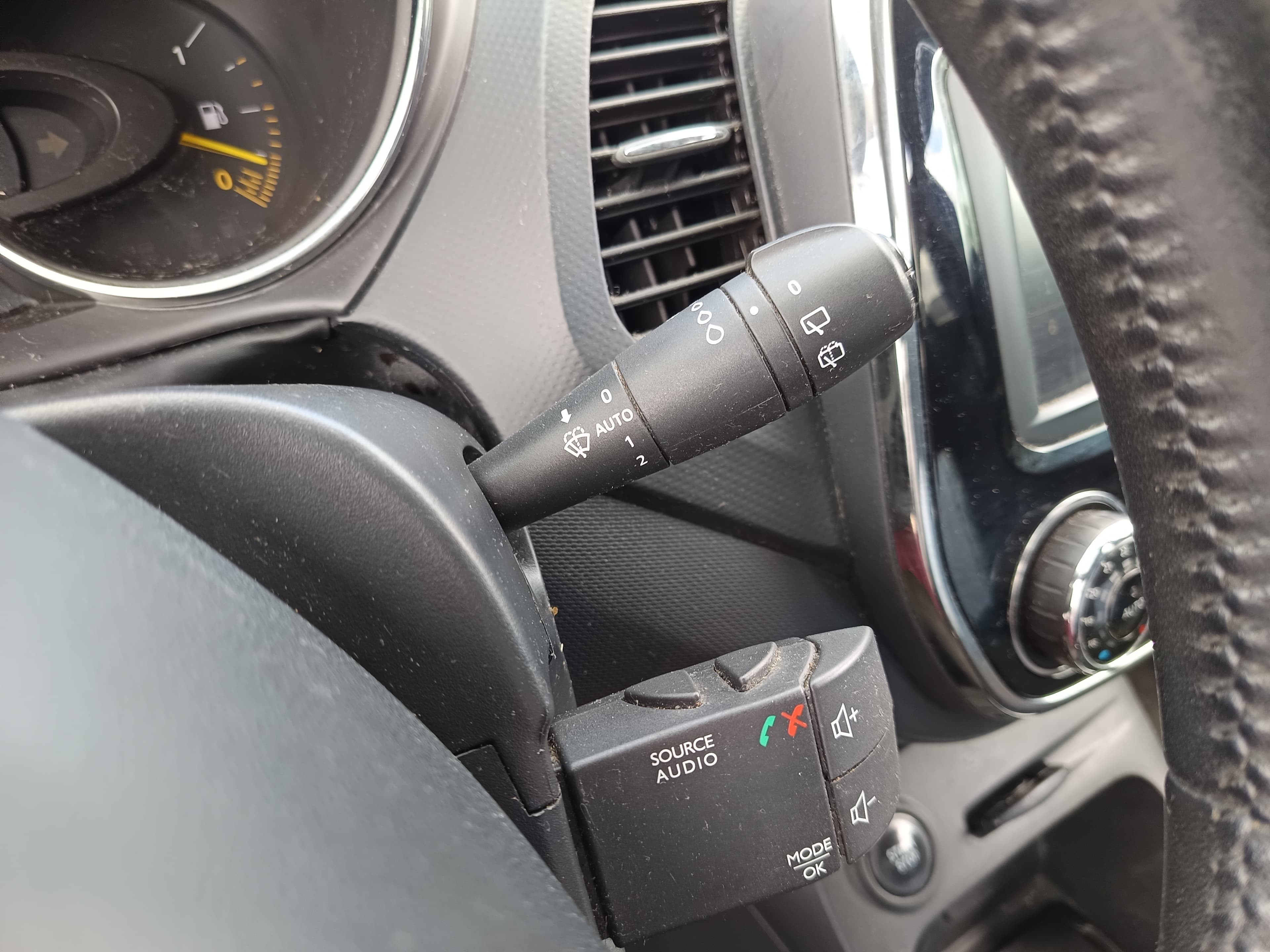 Renault Captur 1.5 DCI Sport · Ano 2013 — imagem 25