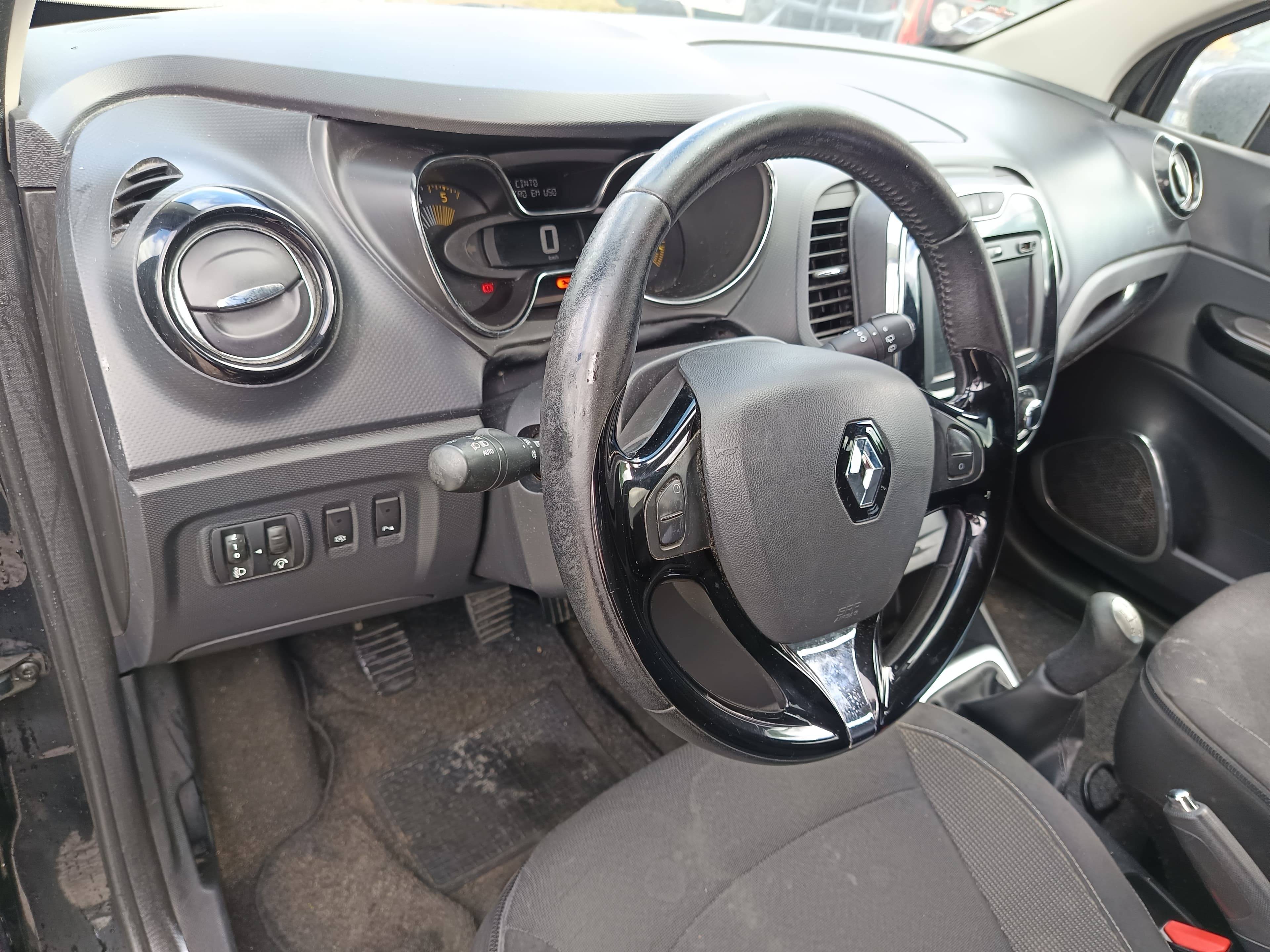 Renault Captur 1.5 DCI Sport · Ano 2013 — imagem 17