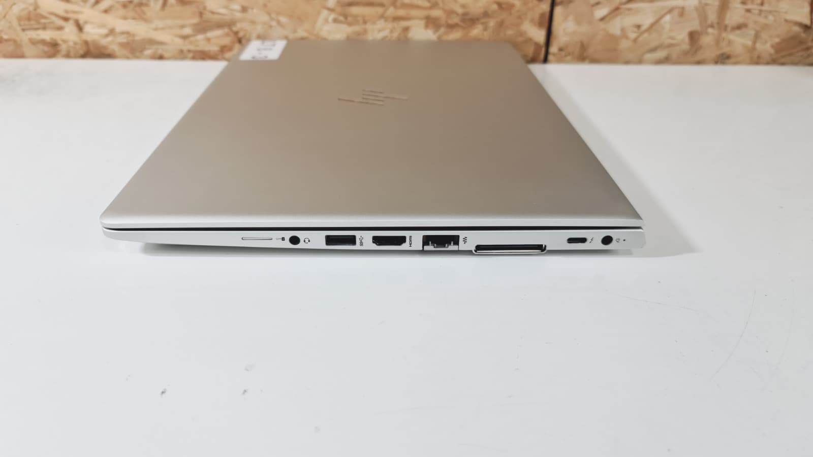 Computador portátil HP EliteBook 840 G5 — imagen 4