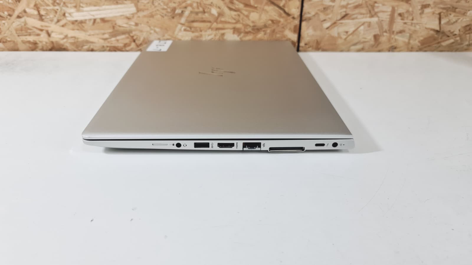 Computador portátil HP EliteBook 840 G5 — imagen 2