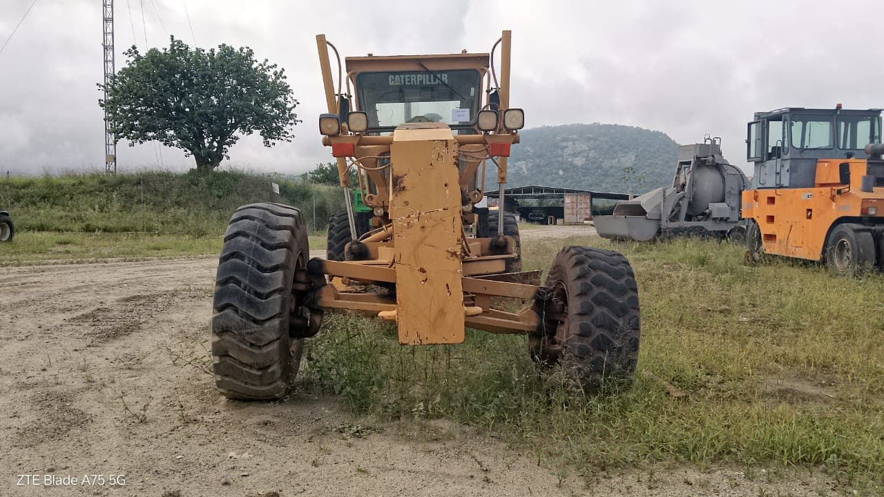Motoniveladora Caterpillar 12H — image 2