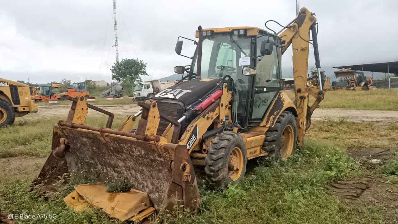 Retroescavadora Caterpillar 428E