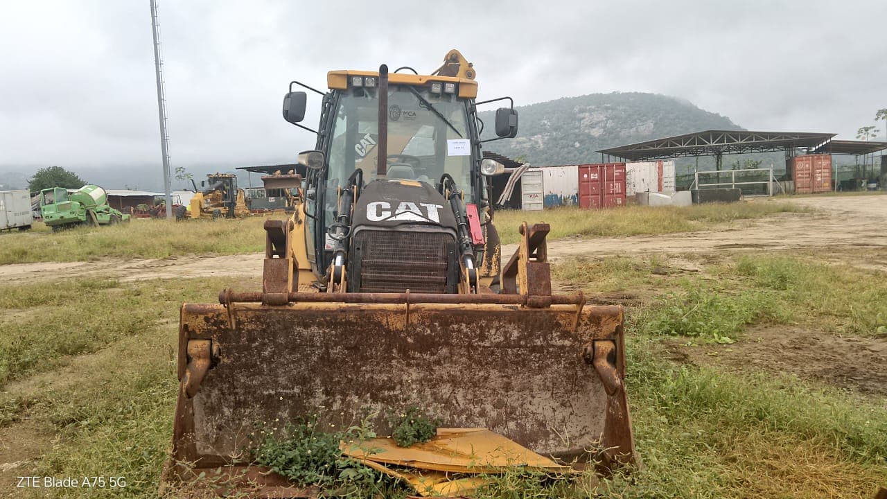 Retroescavadora Caterpillar 428E — image 2