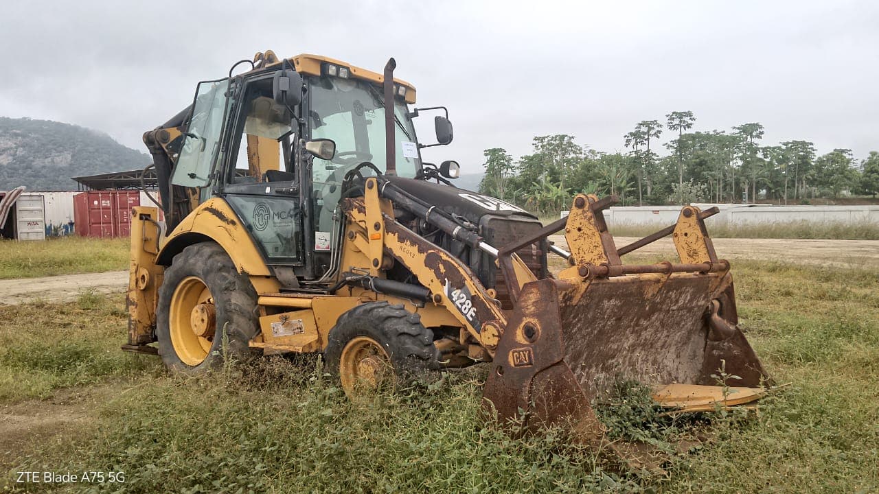 Retroescavadora Caterpillar 428E — image 3