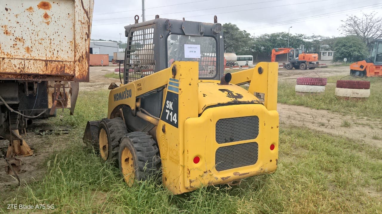 Mini Pá Komatsu SK714 — imagem 4