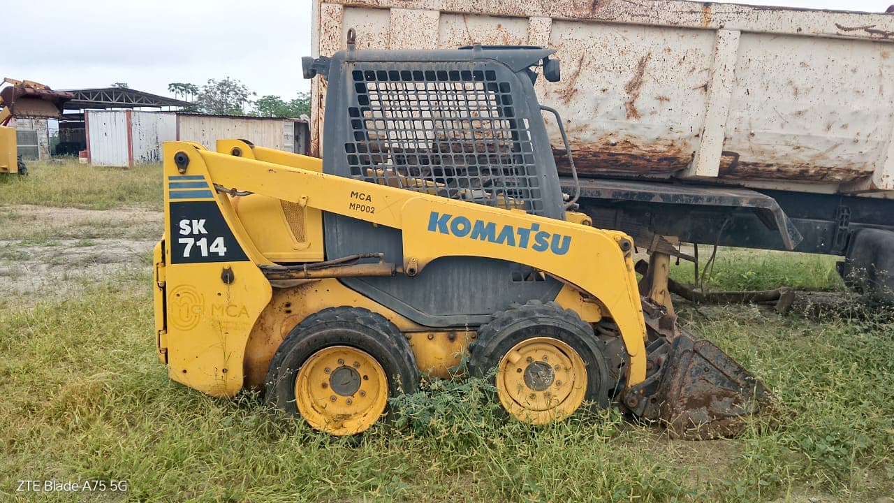 Mini Pá Komatsu SK714 — imagem 2