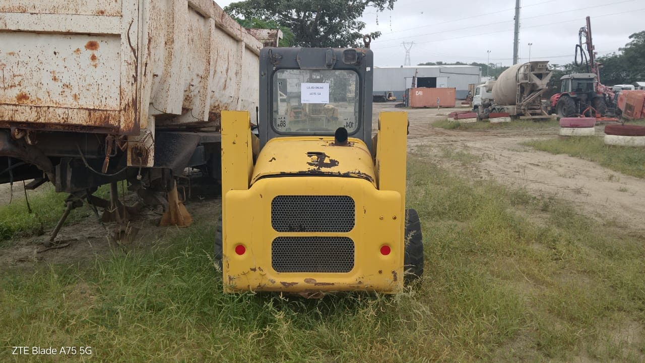 Mini Pá Komatsu SK714 — imagem 5