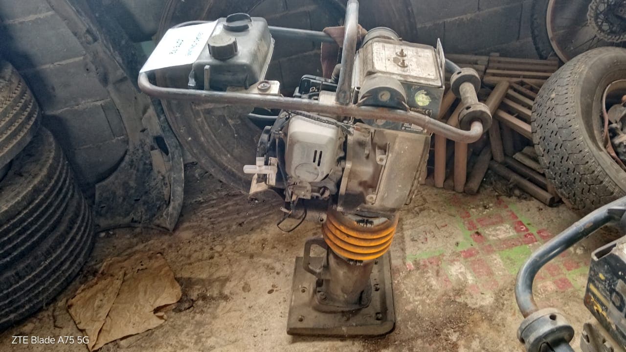 Saltitao Bomag BT 65 — imagen 3