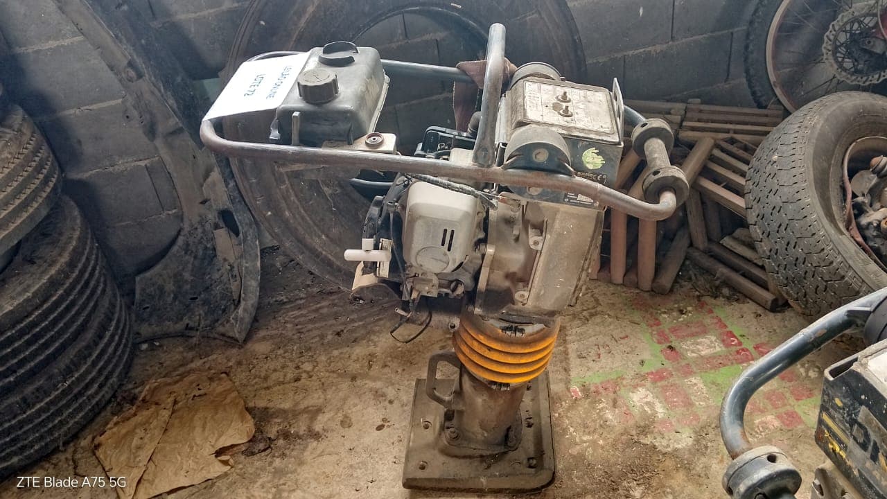 Saltitao Bomag BT 65 — imagen 2